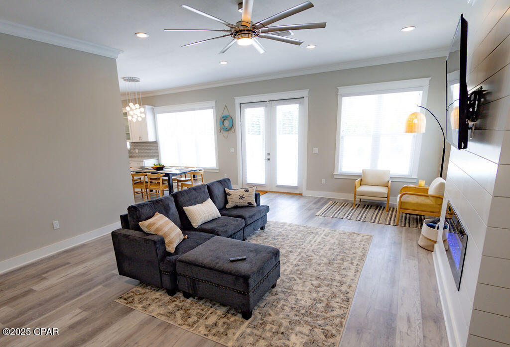 612 E Gulf Boulevard