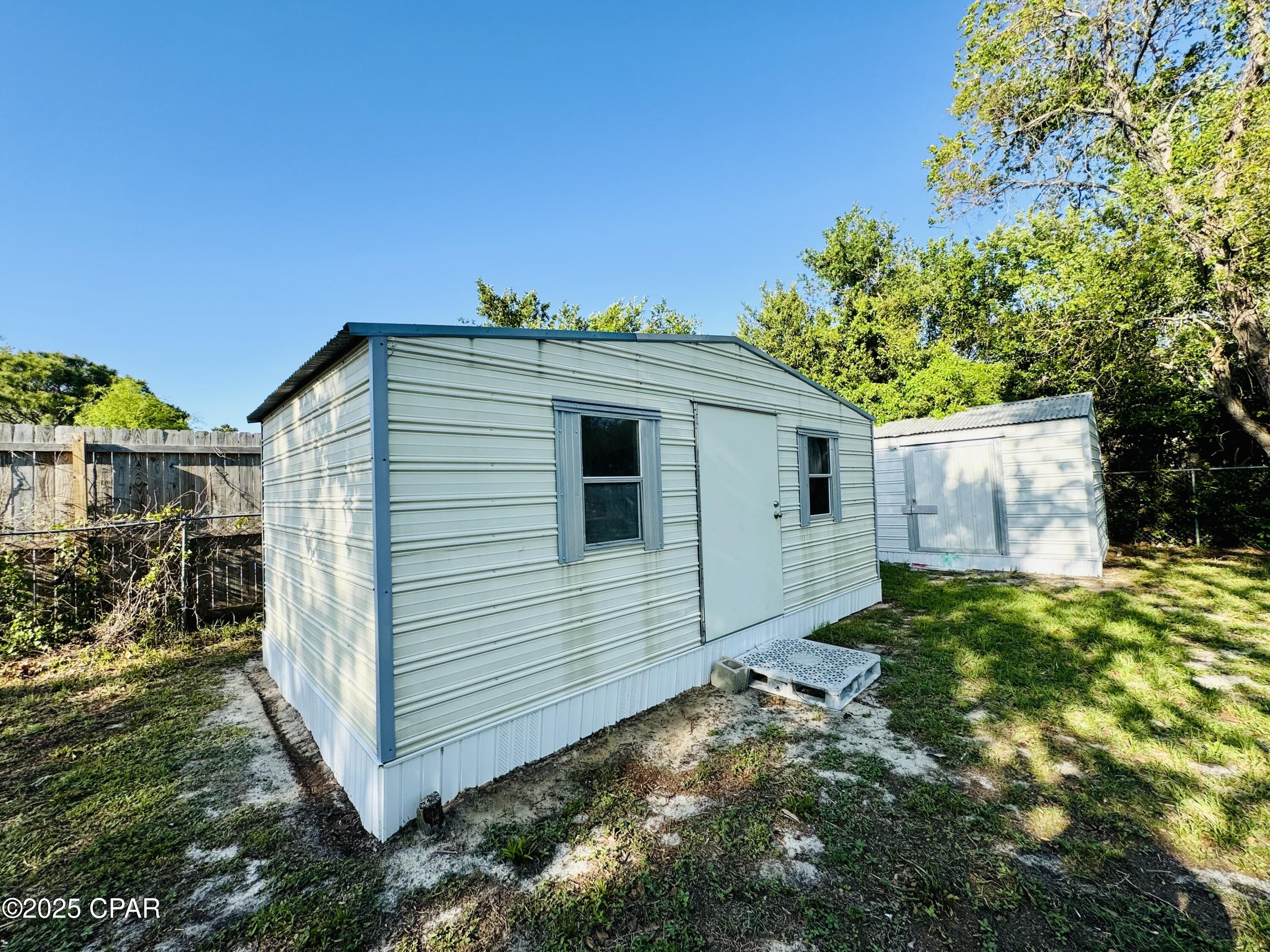 603 Live Oak Lane