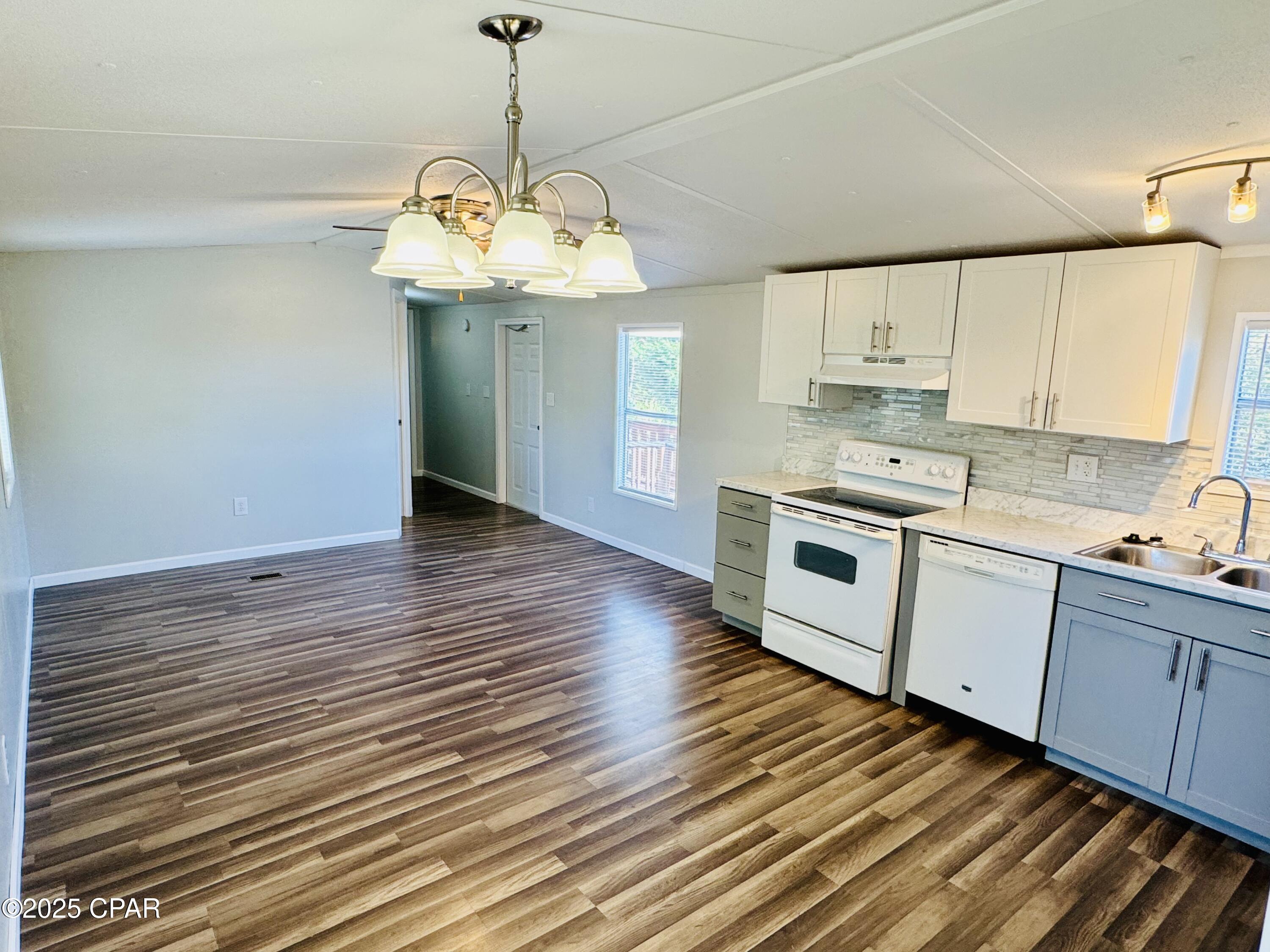 603 Live Oak Lane