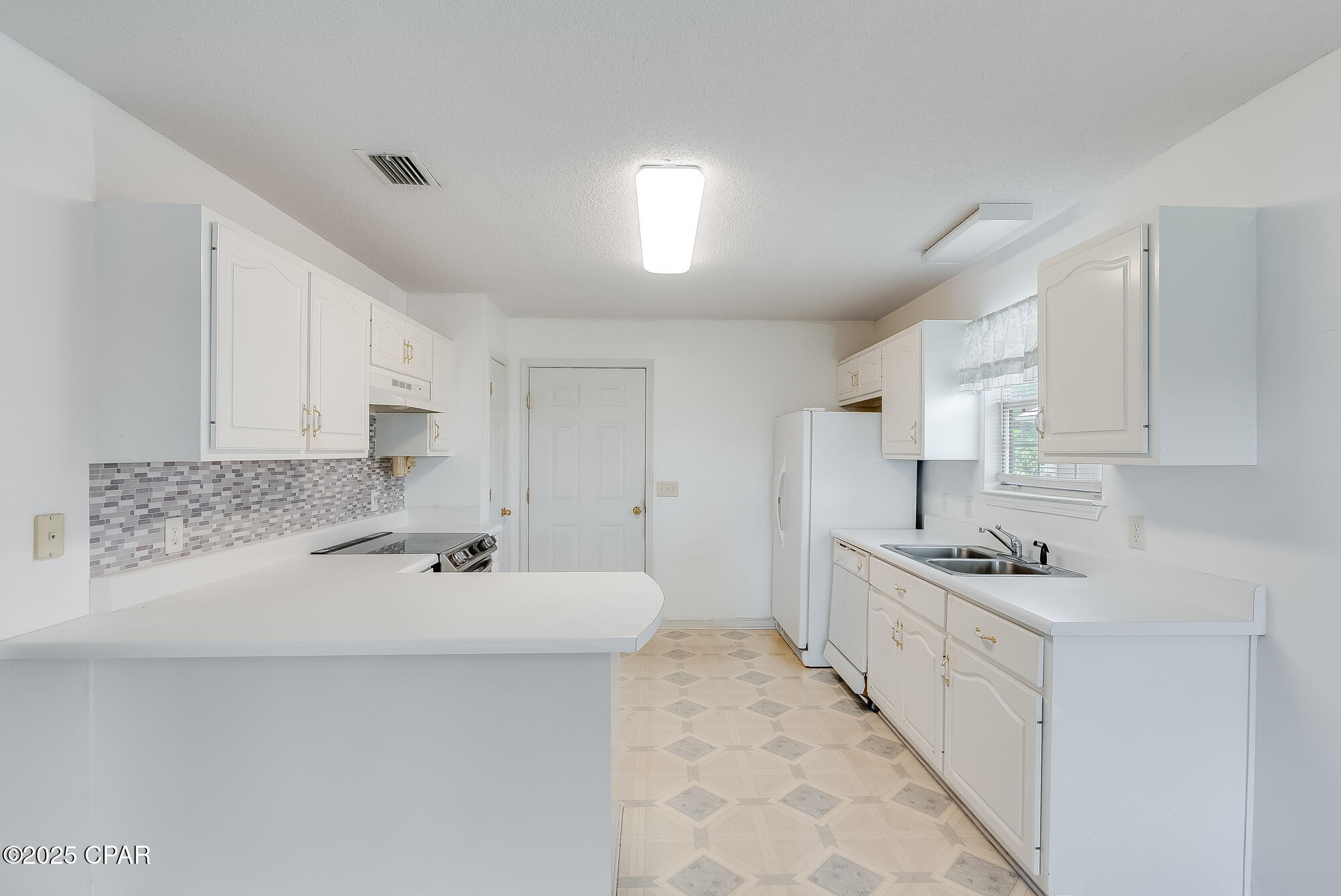 203 N El Centro Boulevard