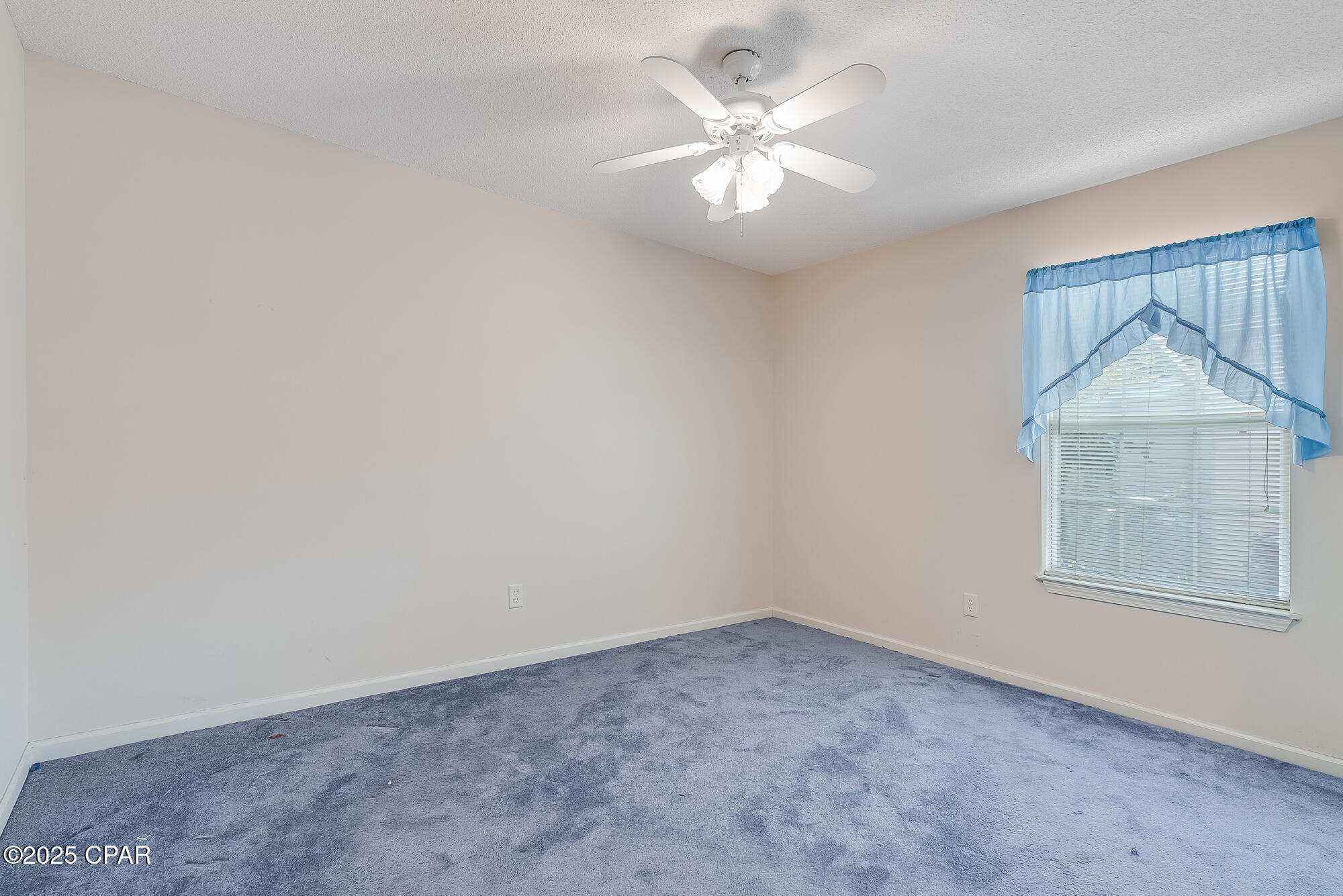 203 N El Centro Boulevard