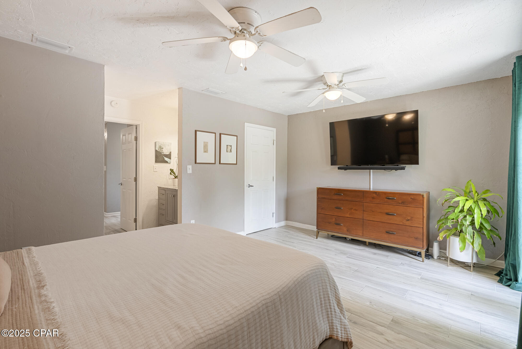 1025 W 19th Street 27D