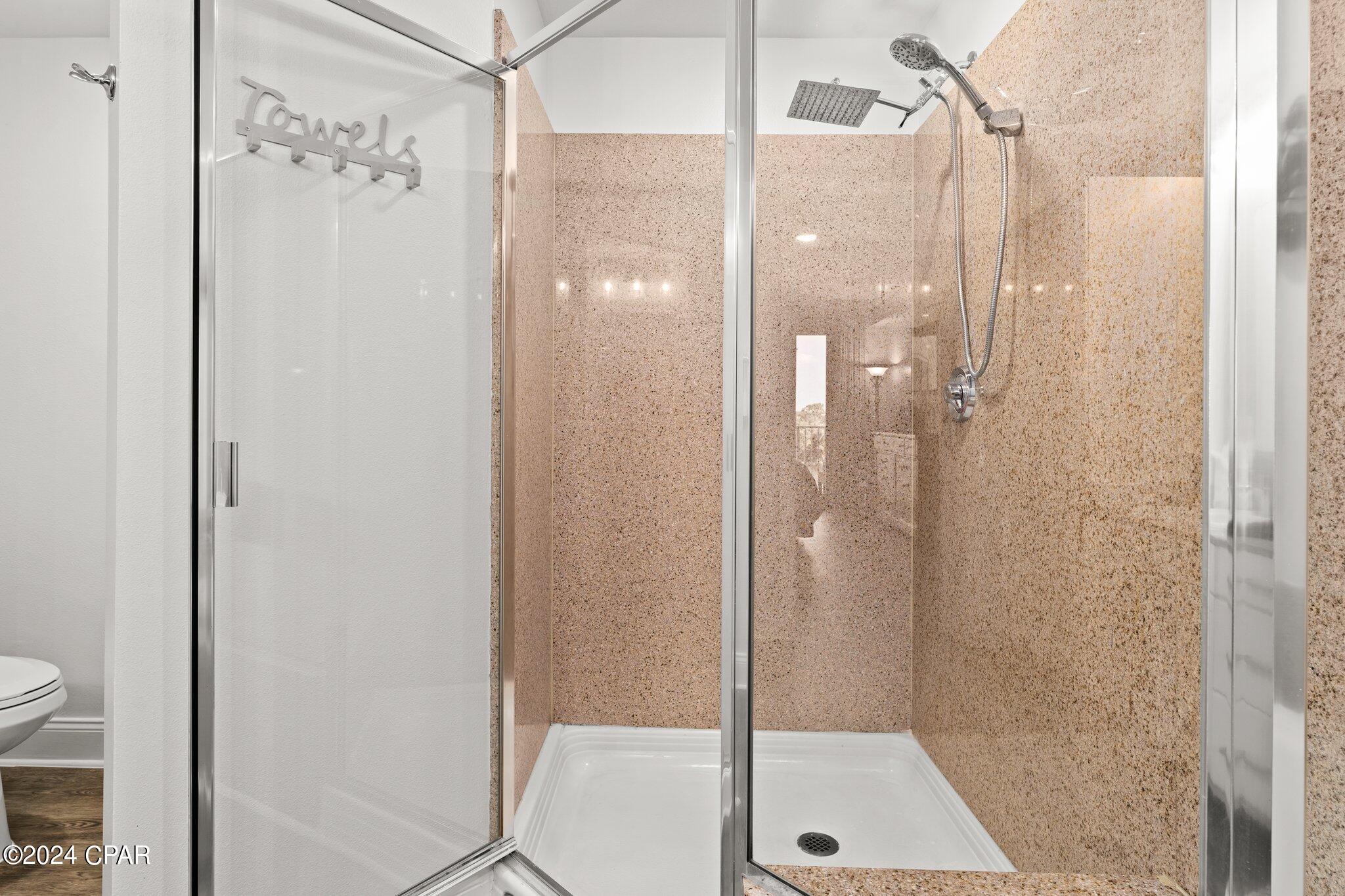 9860 S Thomas Drive, 207