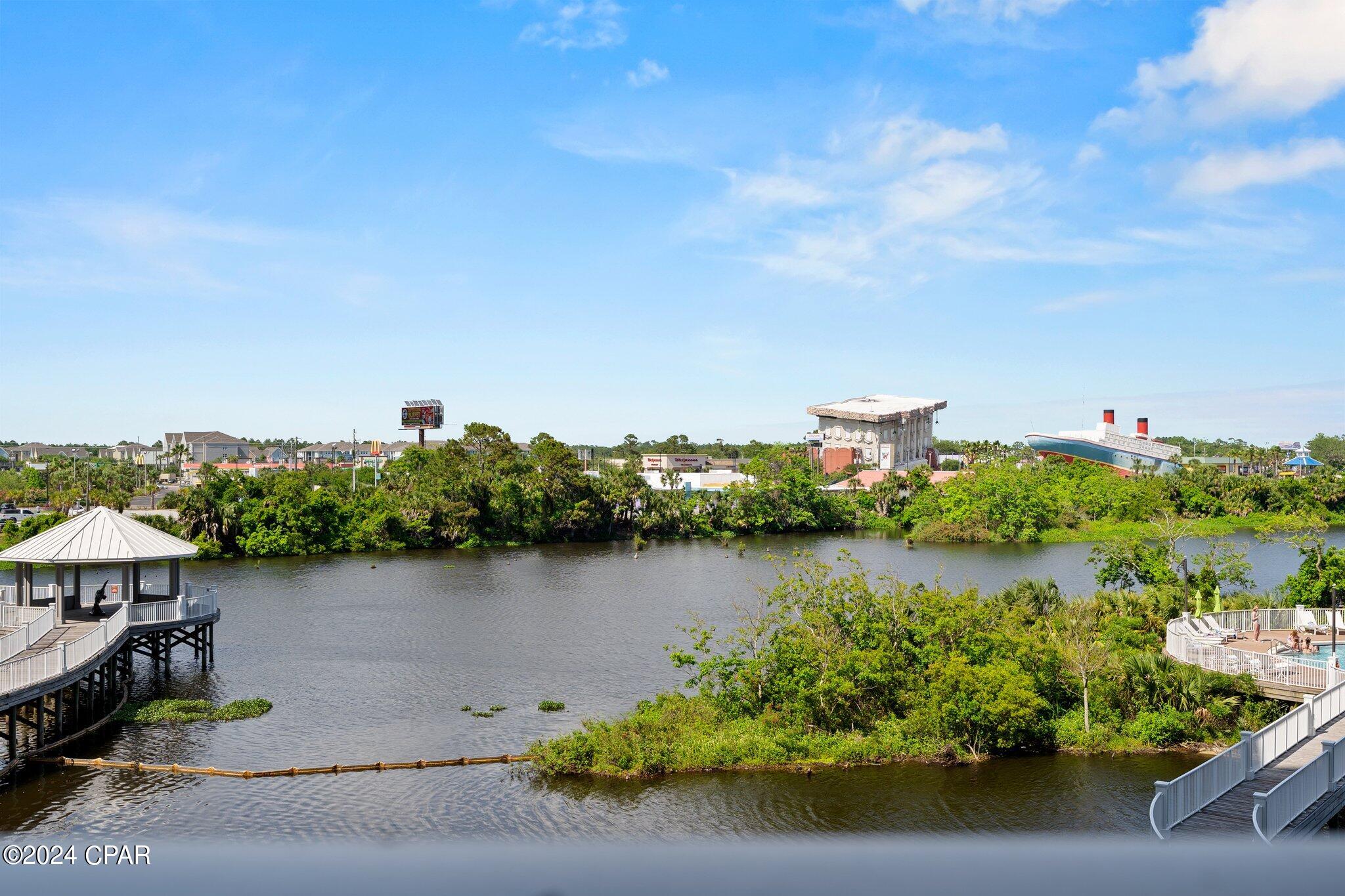 9860 S Thomas Drive, 207