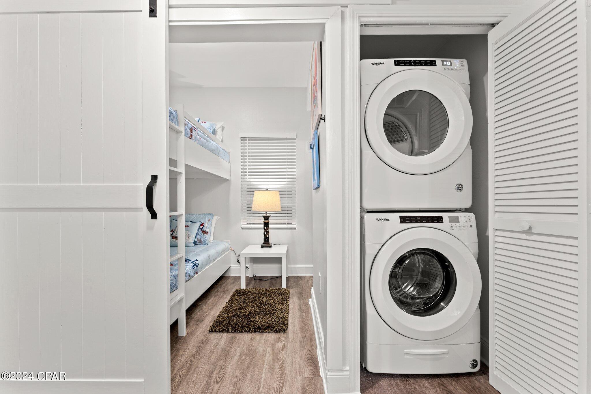 9860 S Thomas Drive, 207