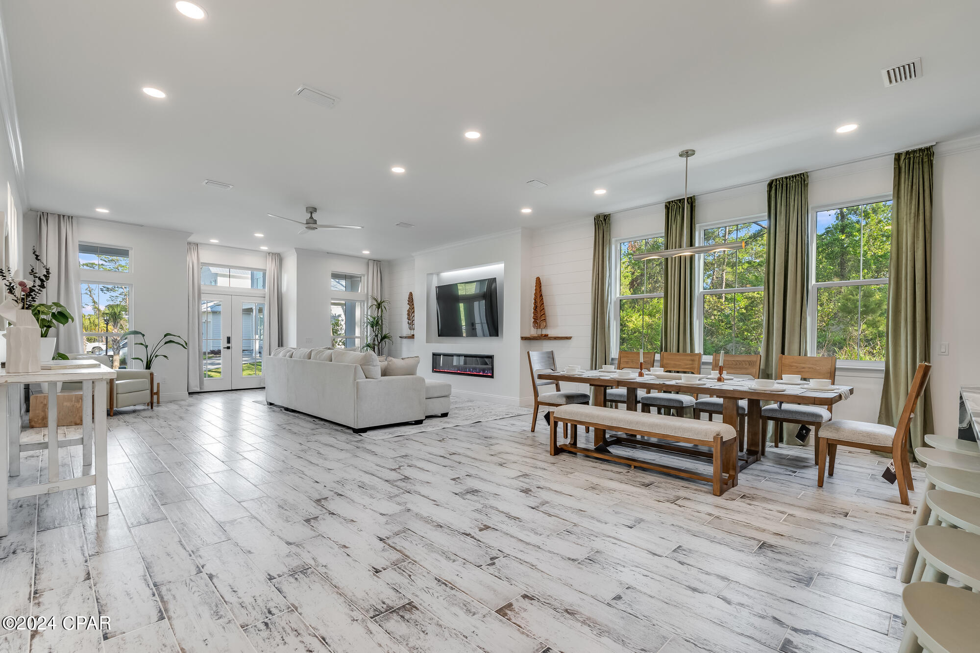 103 W W Willow Mist Road