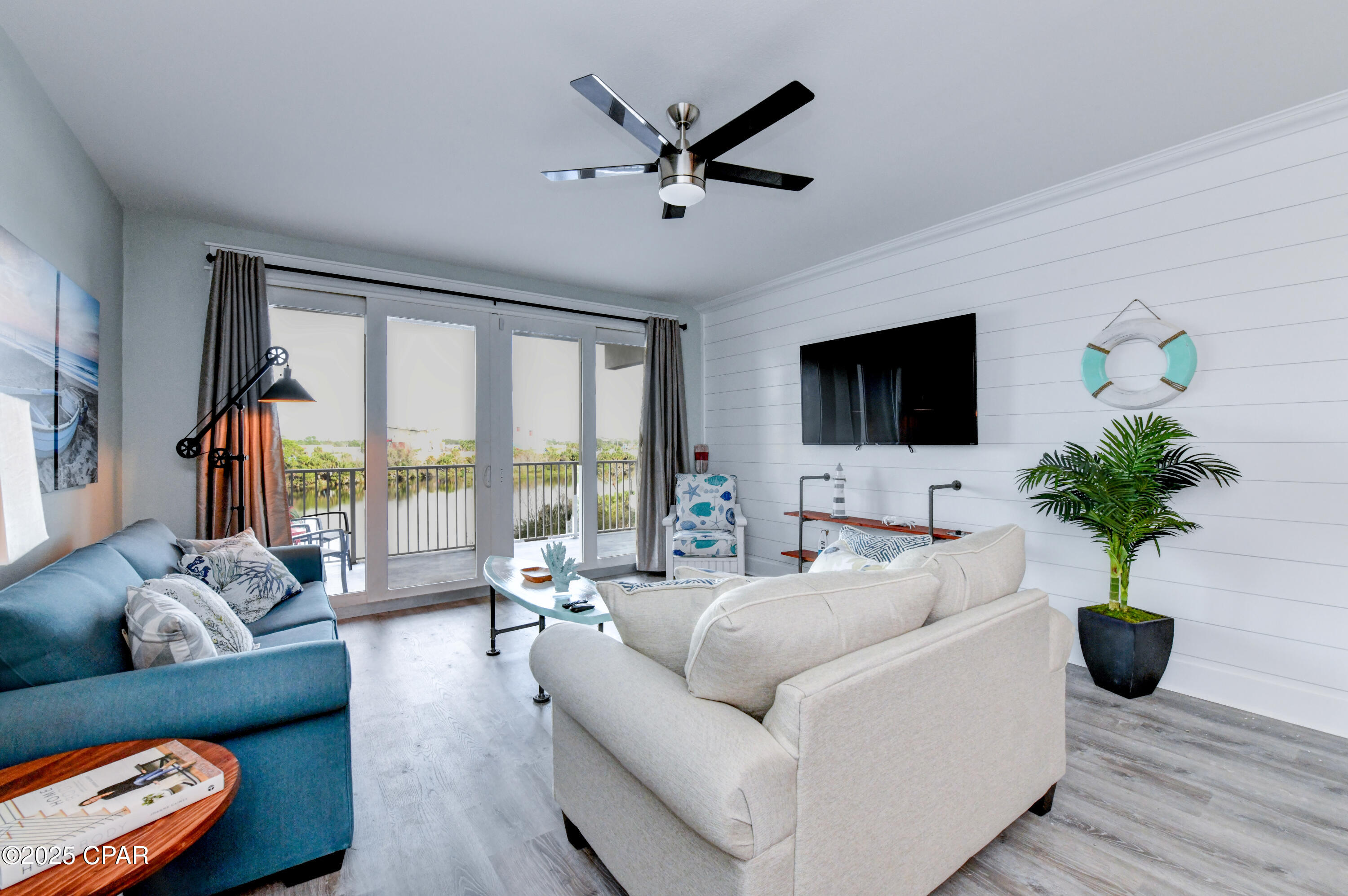 9860 S Thomas Drive 209