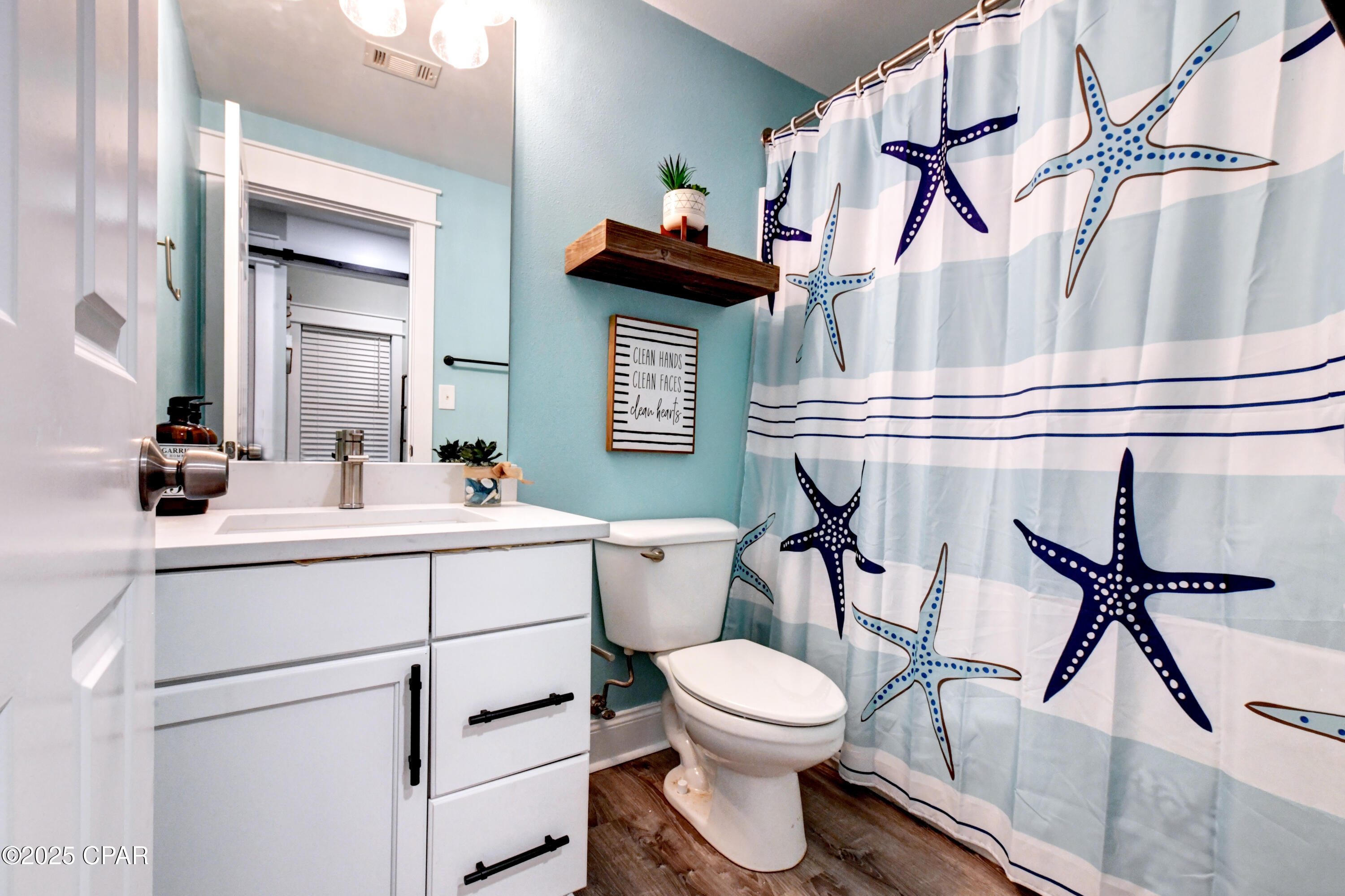 9860 S Thomas Drive 209