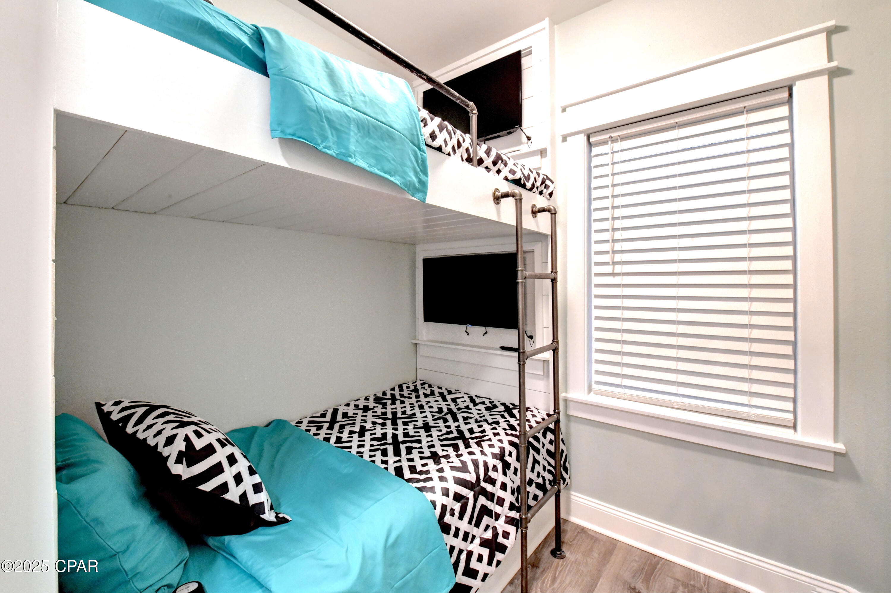 9860 S Thomas Drive 209