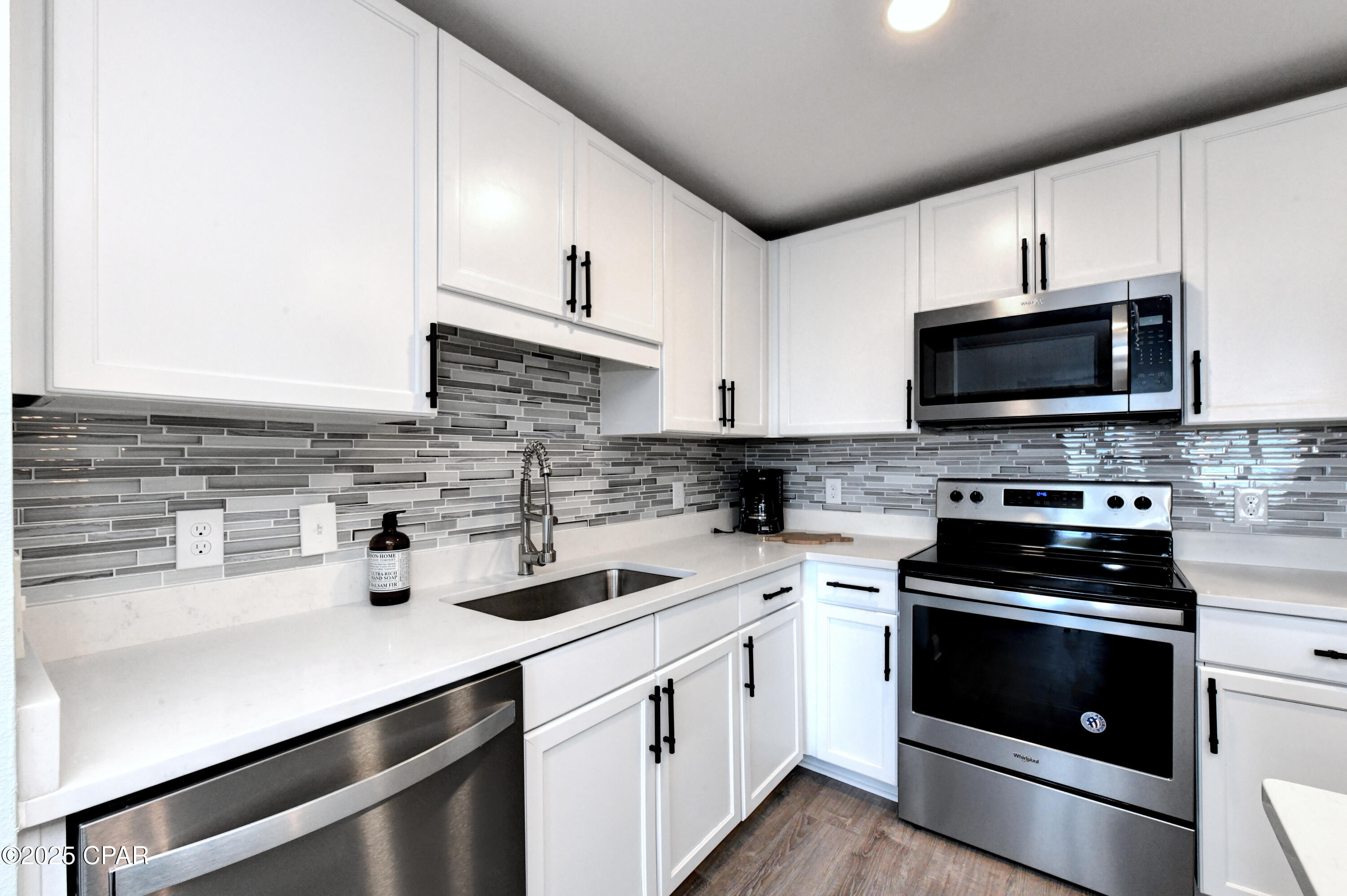 9860 S Thomas Drive 209