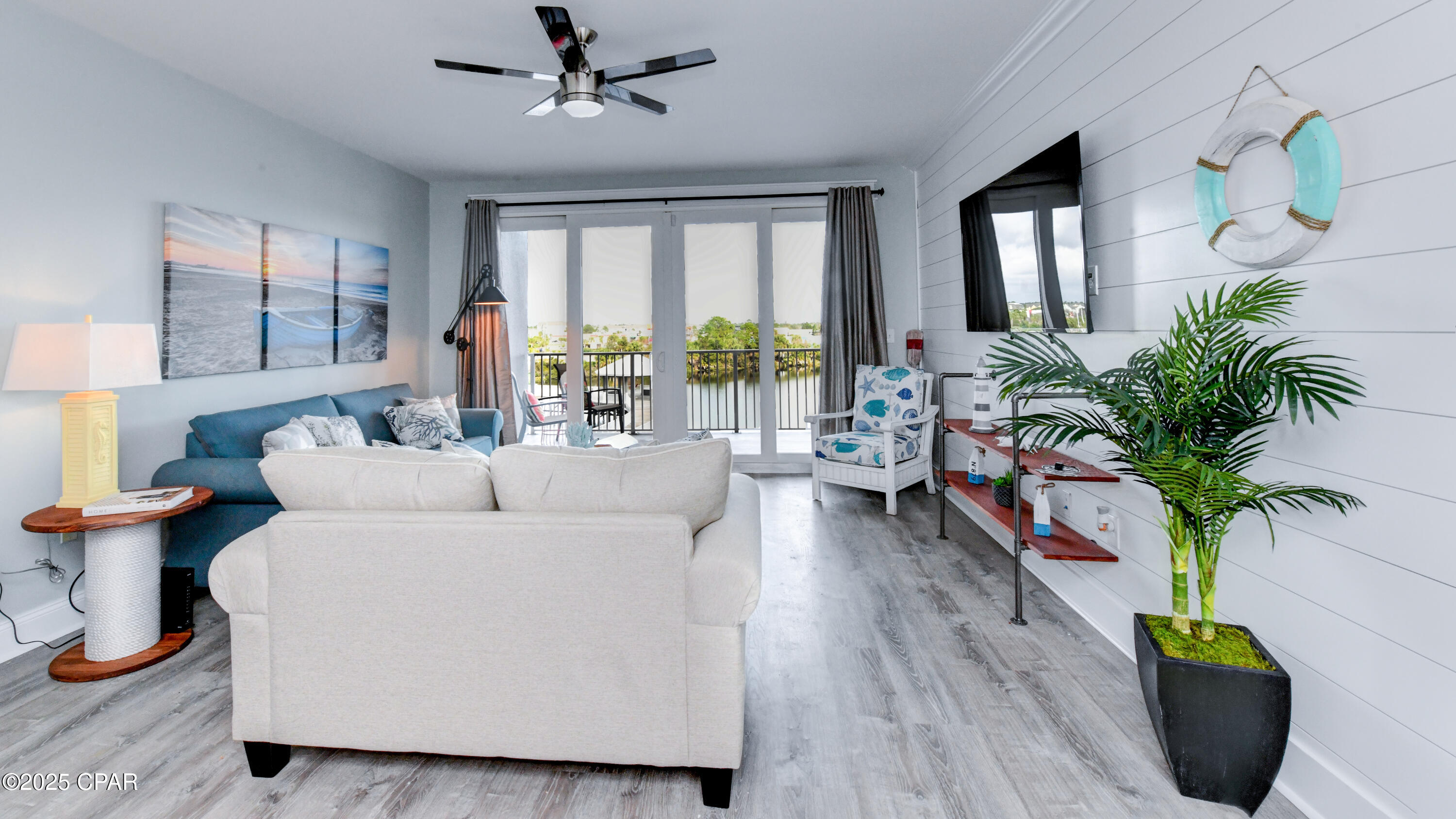 9860 S Thomas Drive 209