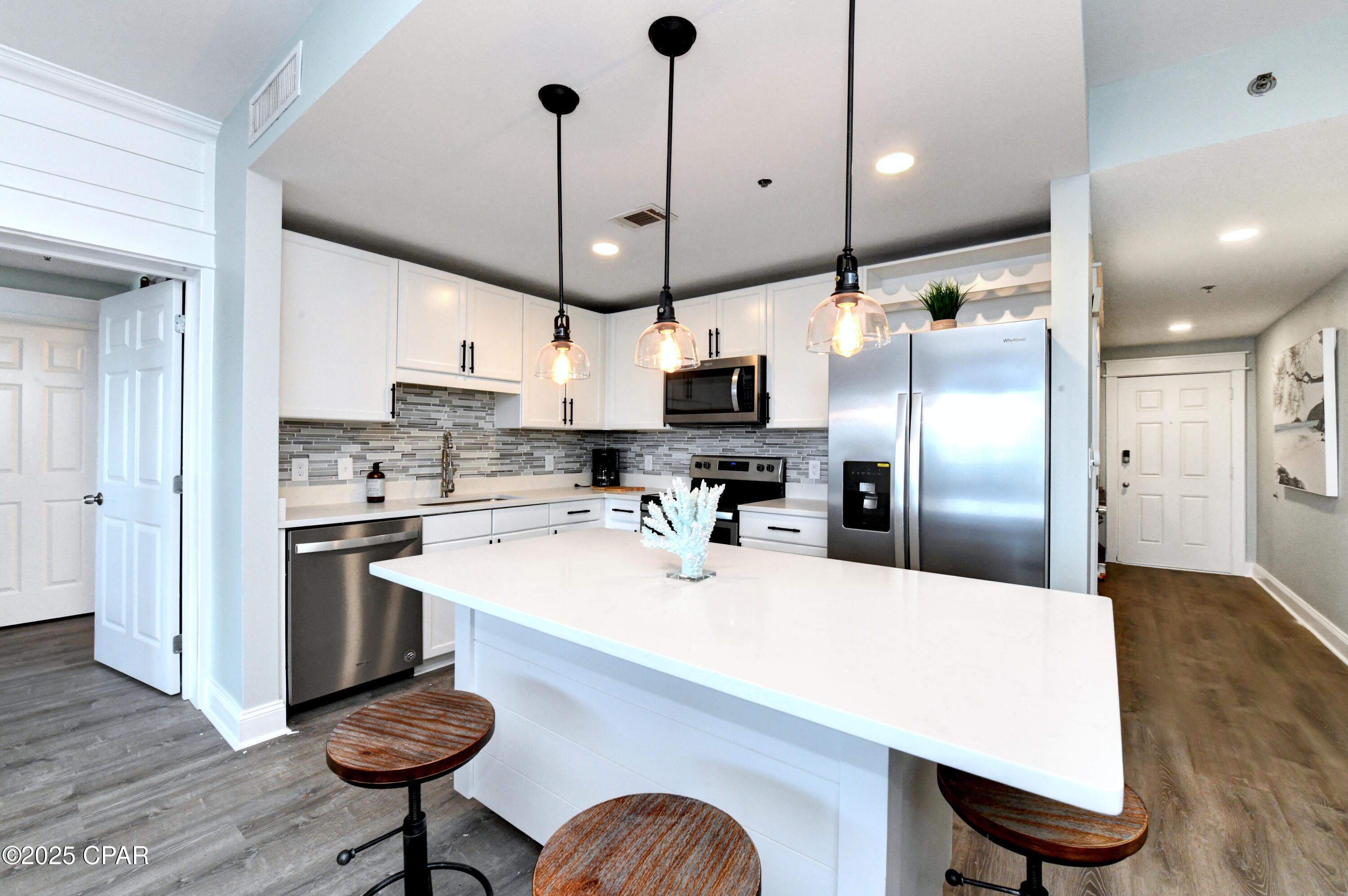 9860 S Thomas Drive 209