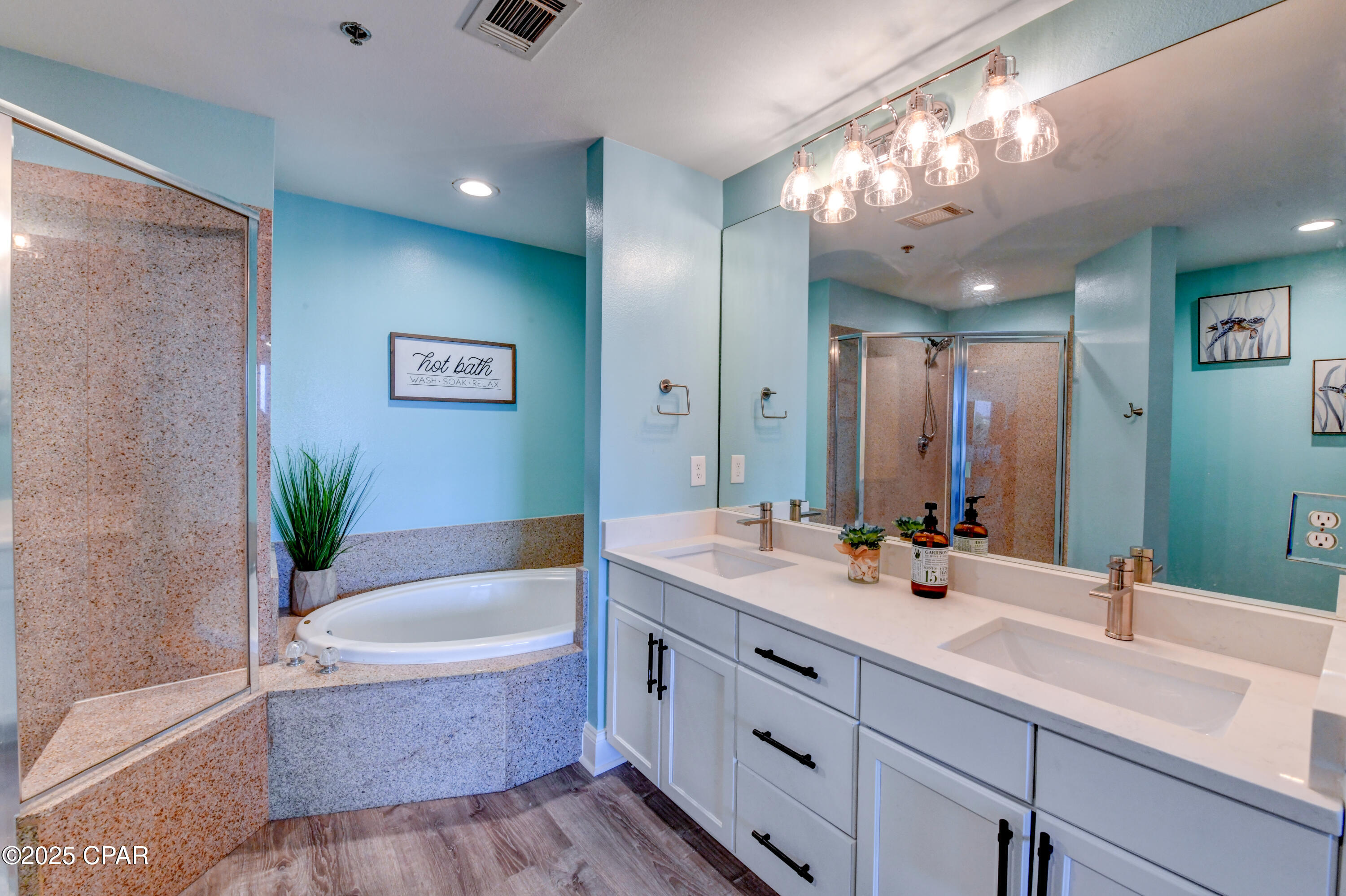 9860 S Thomas Drive 209