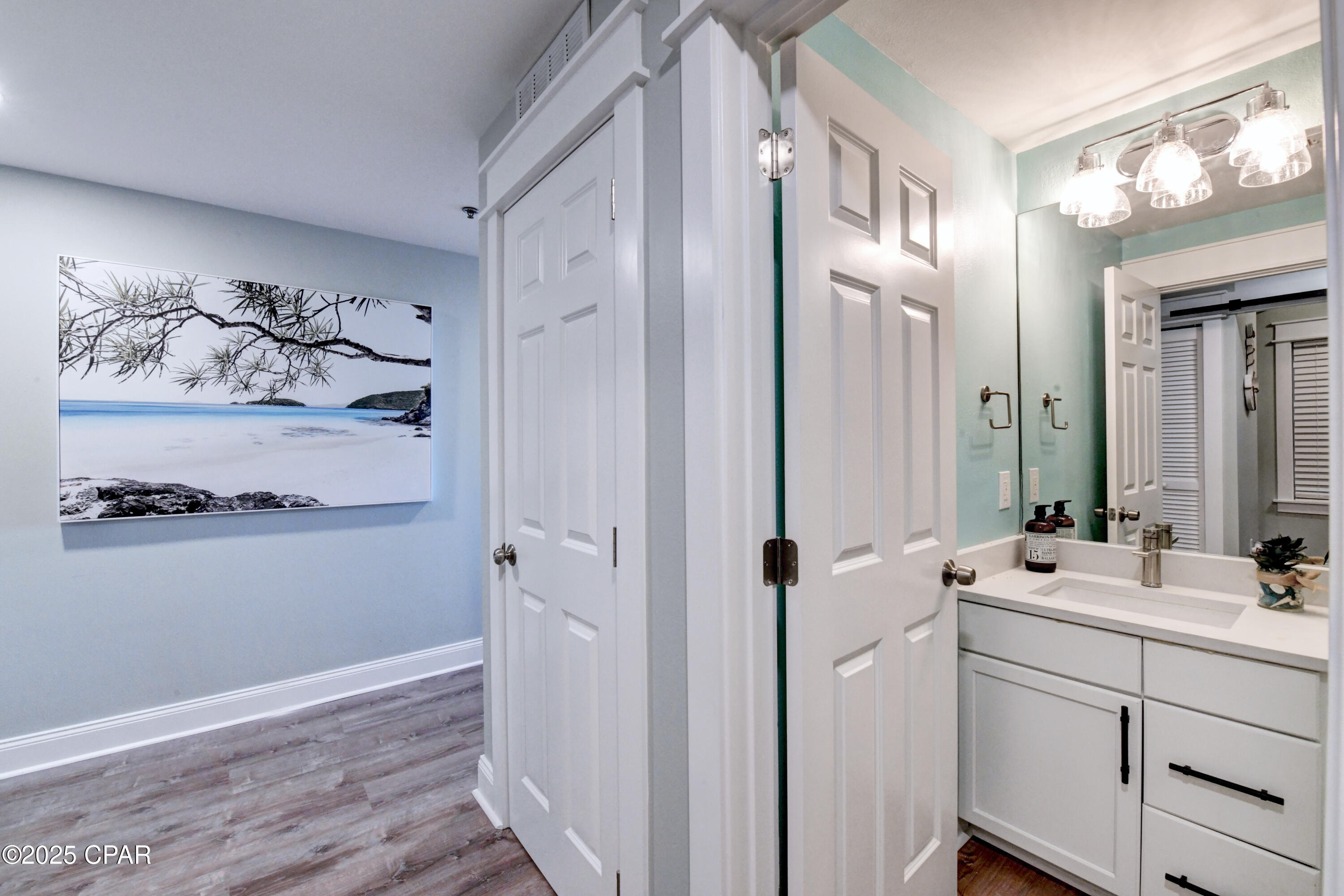 9860 S Thomas Drive 209