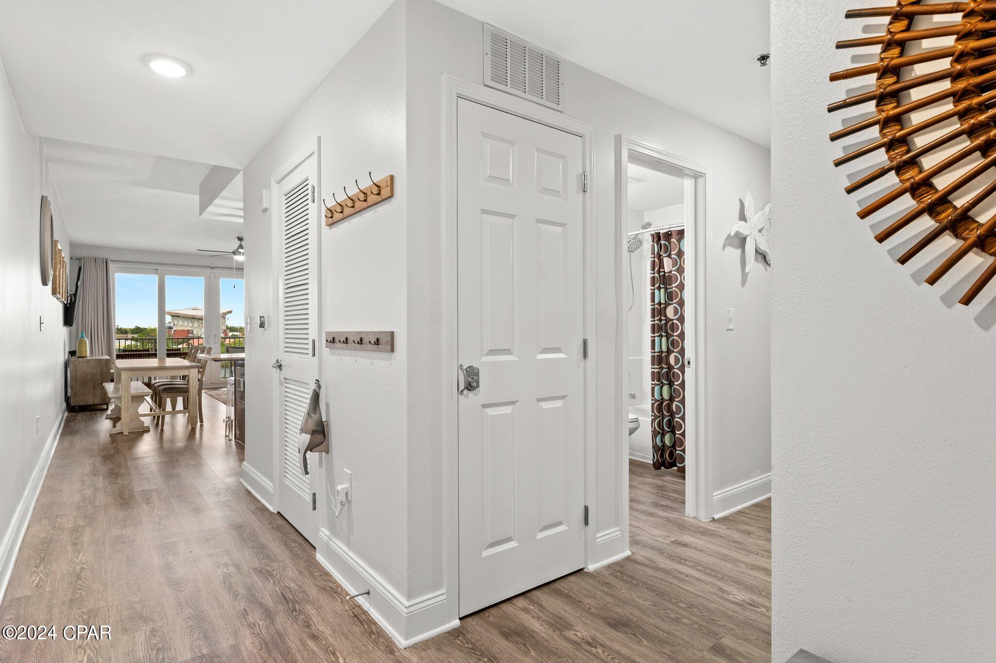 9860 S Thomas Drive 207, Beach Unit: 207