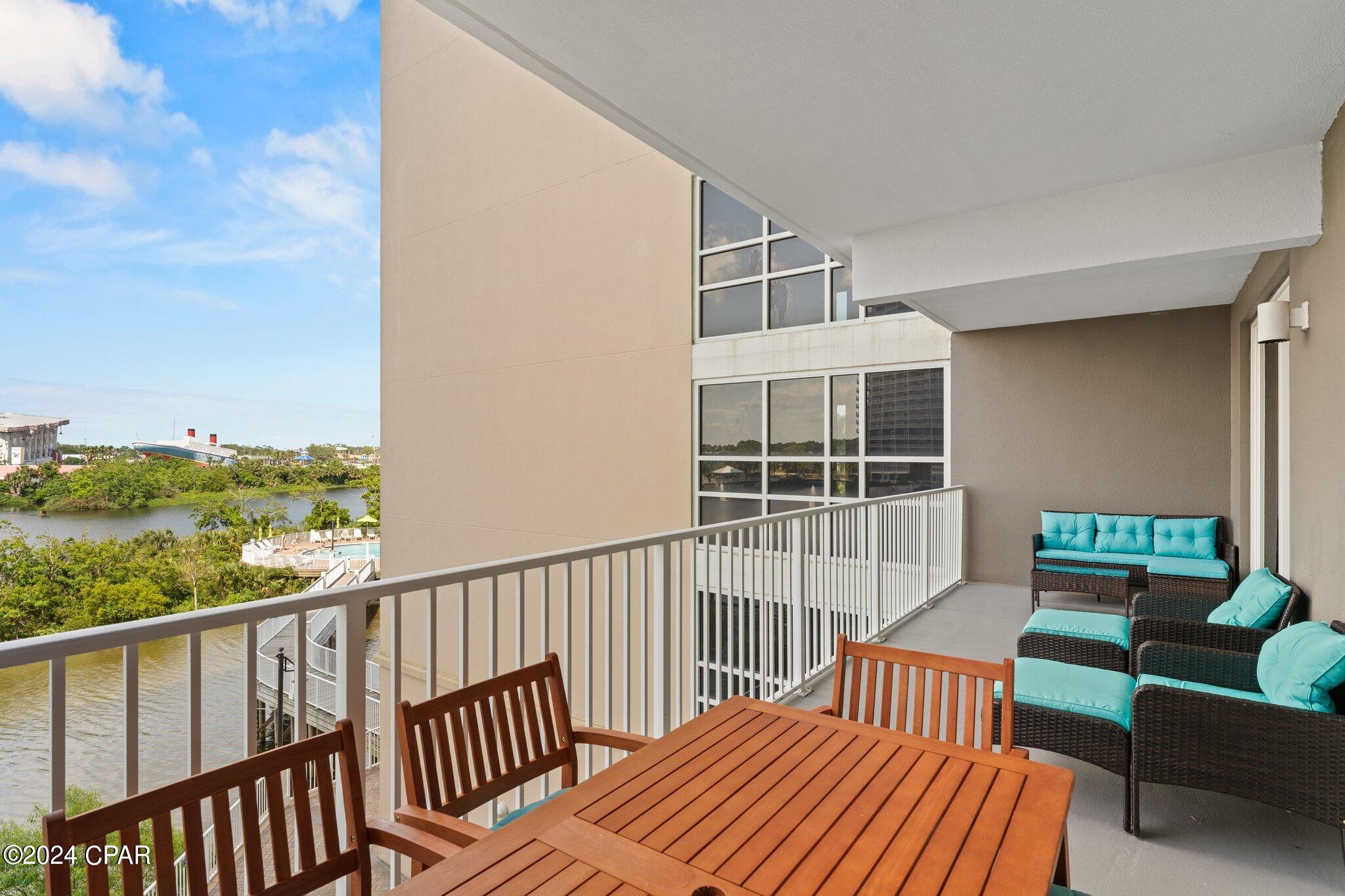 9860 S Thomas Drive 207, Beach Unit: 207