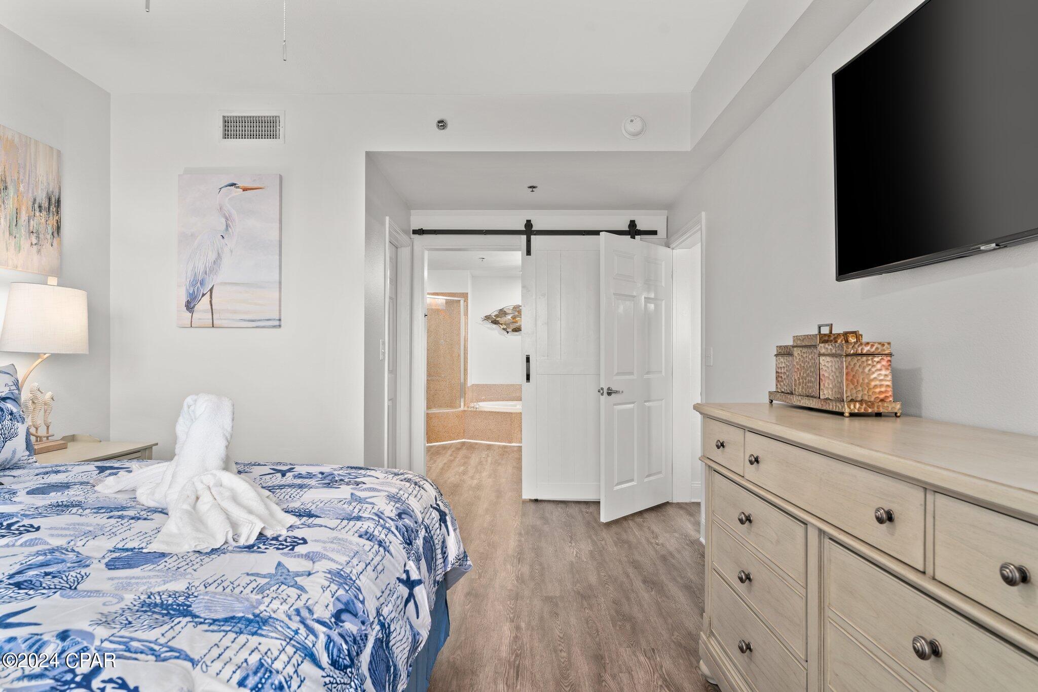 9860 S Thomas Drive 207, Beach Unit: 207