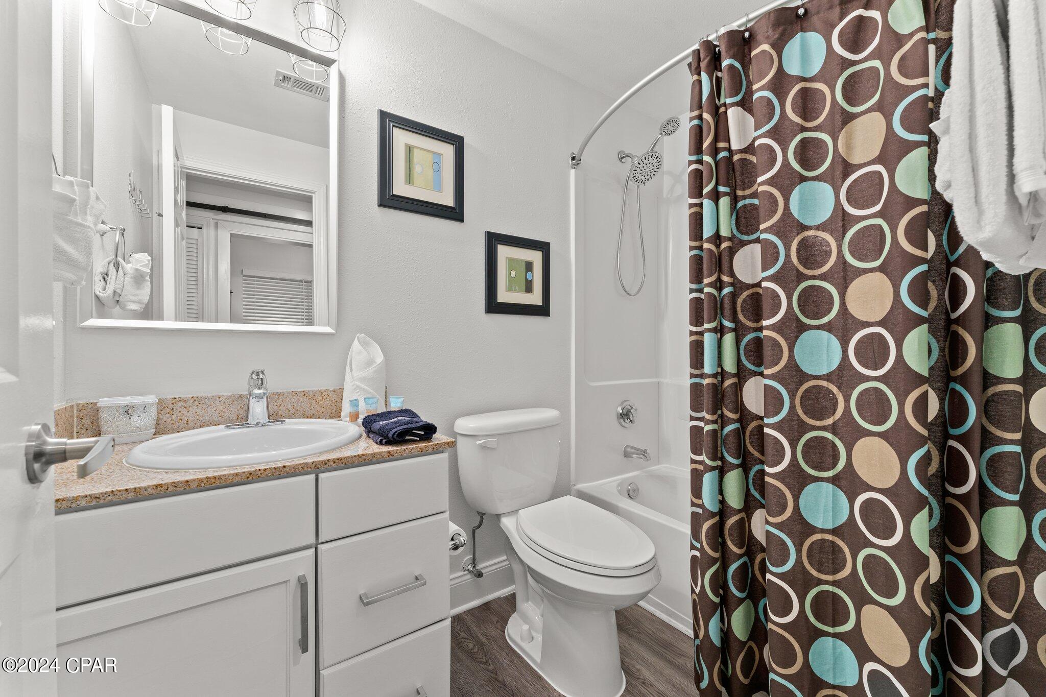 9860 S Thomas Drive 207, Beach Unit: 207