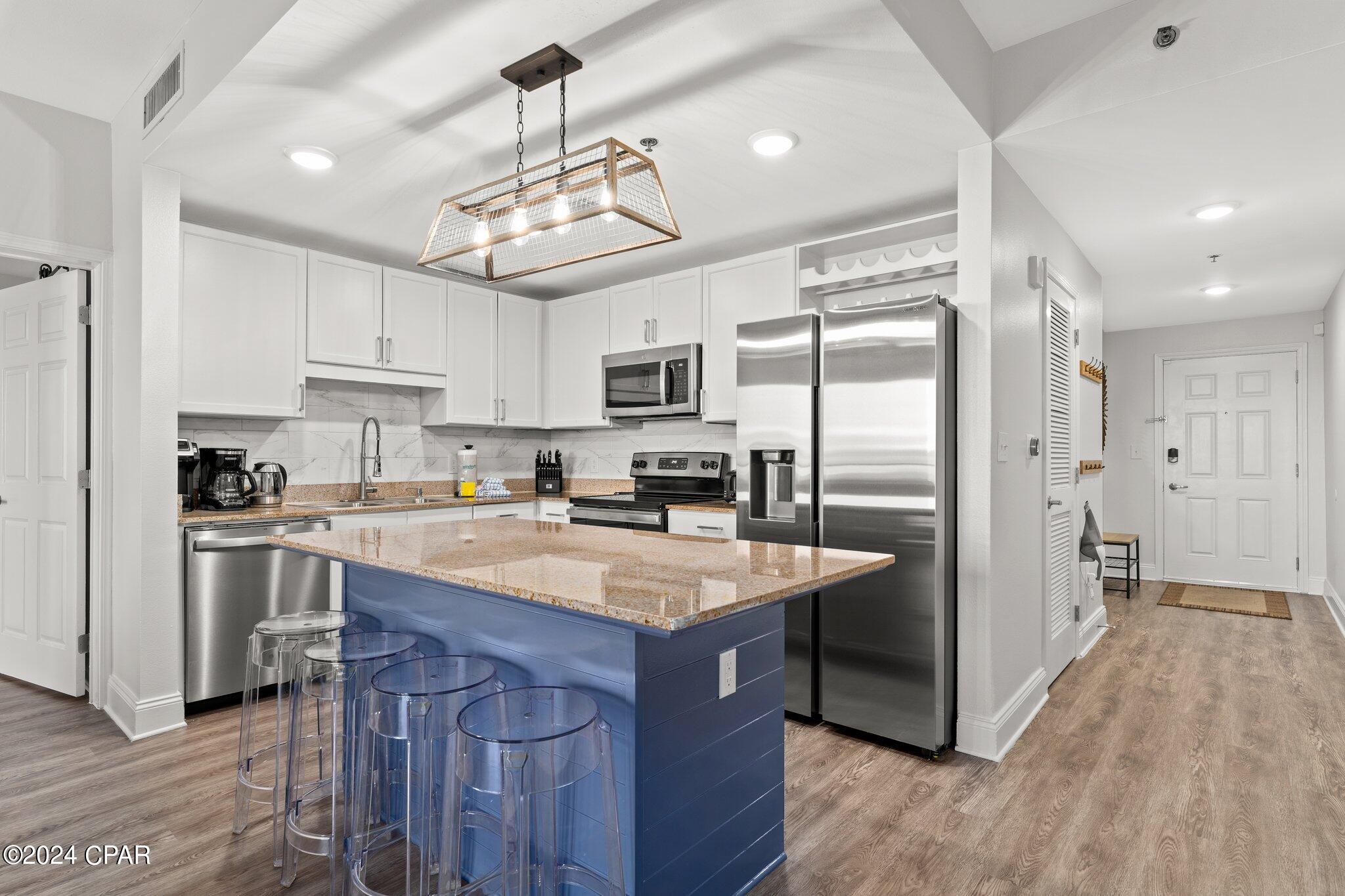 9860 S Thomas Drive 207, Beach Unit: 207