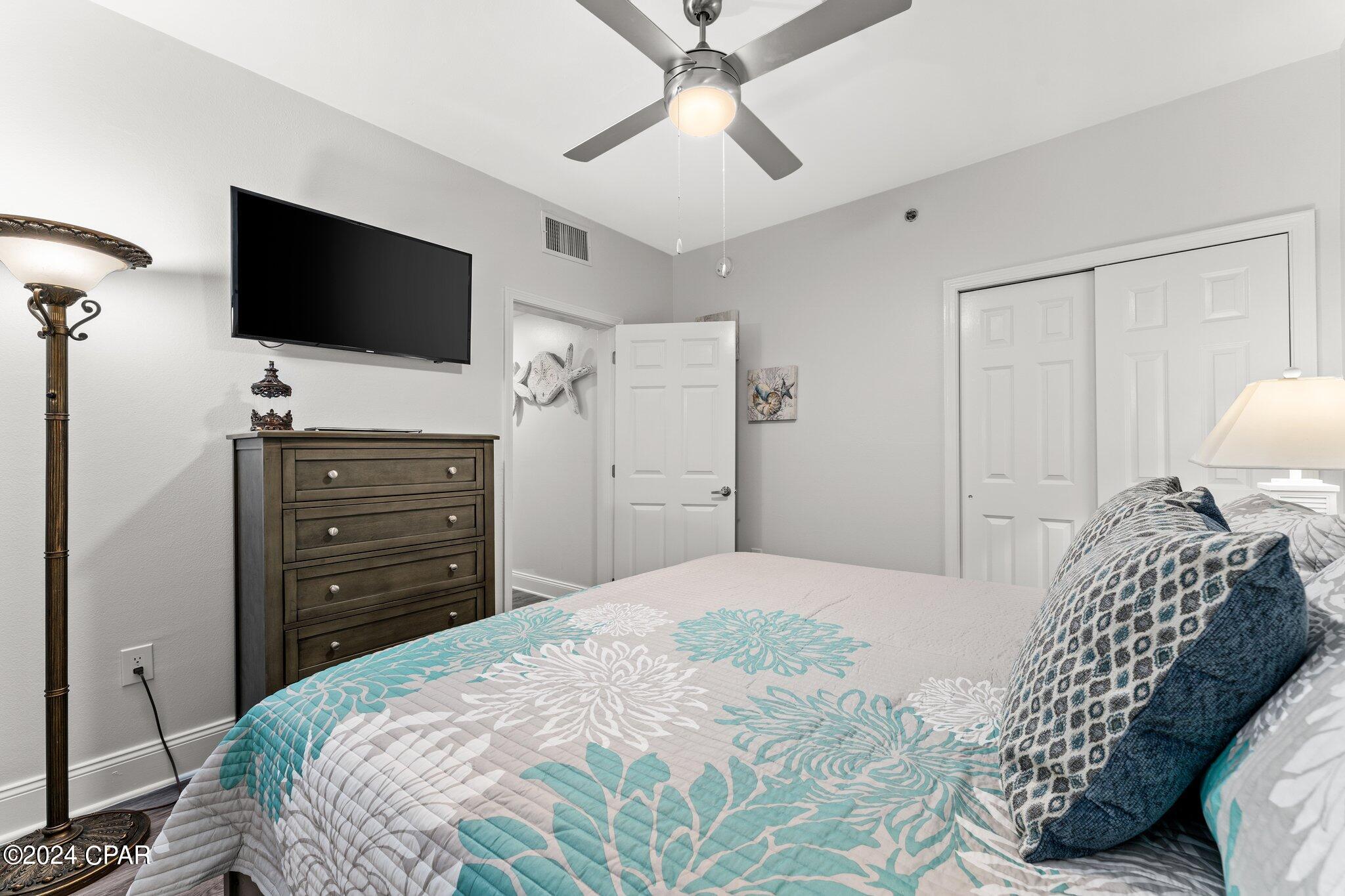 9860 S Thomas Drive 207, Beach Unit: 207