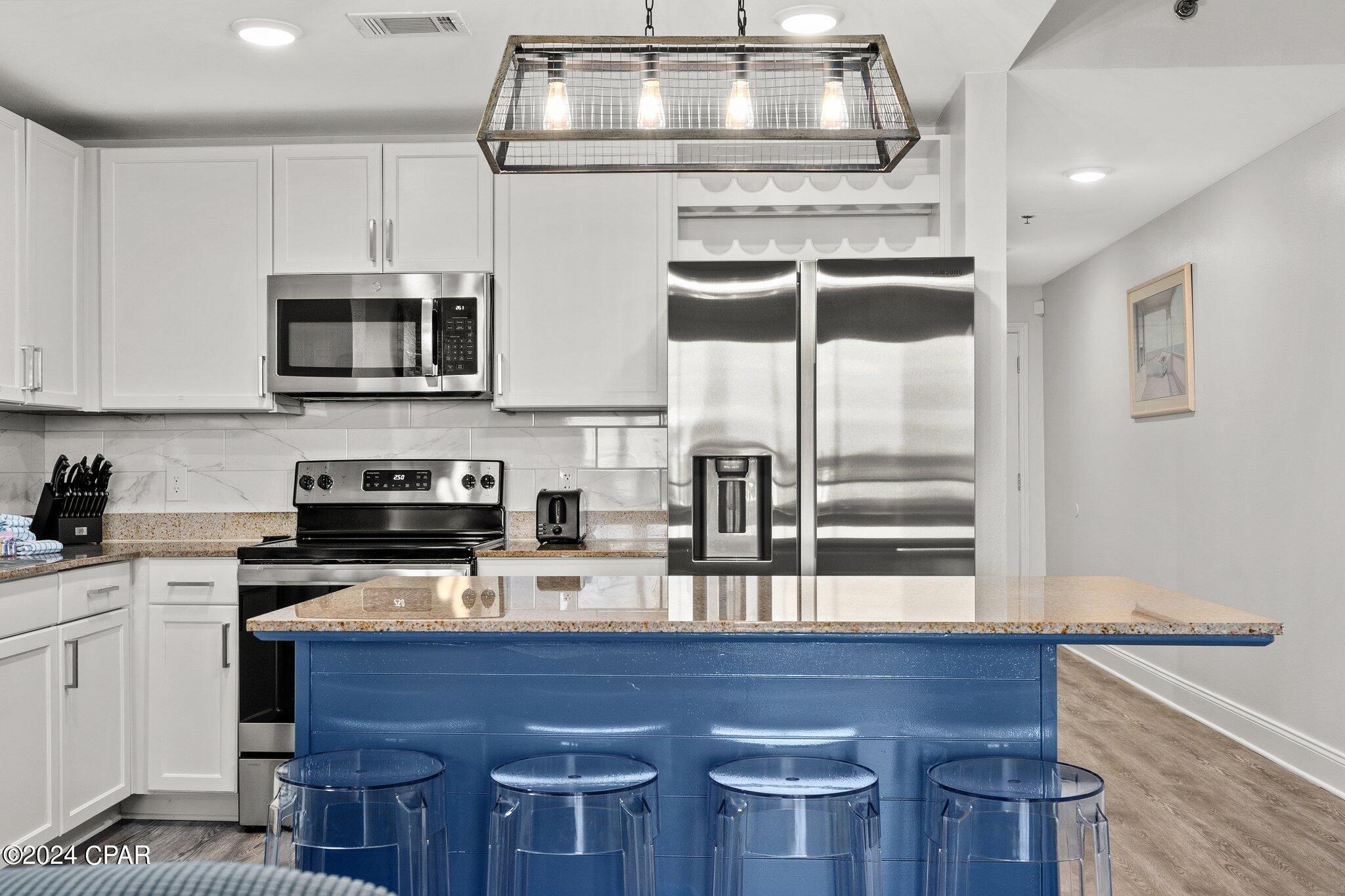 9860 S Thomas Drive 207, Beach Unit: 207