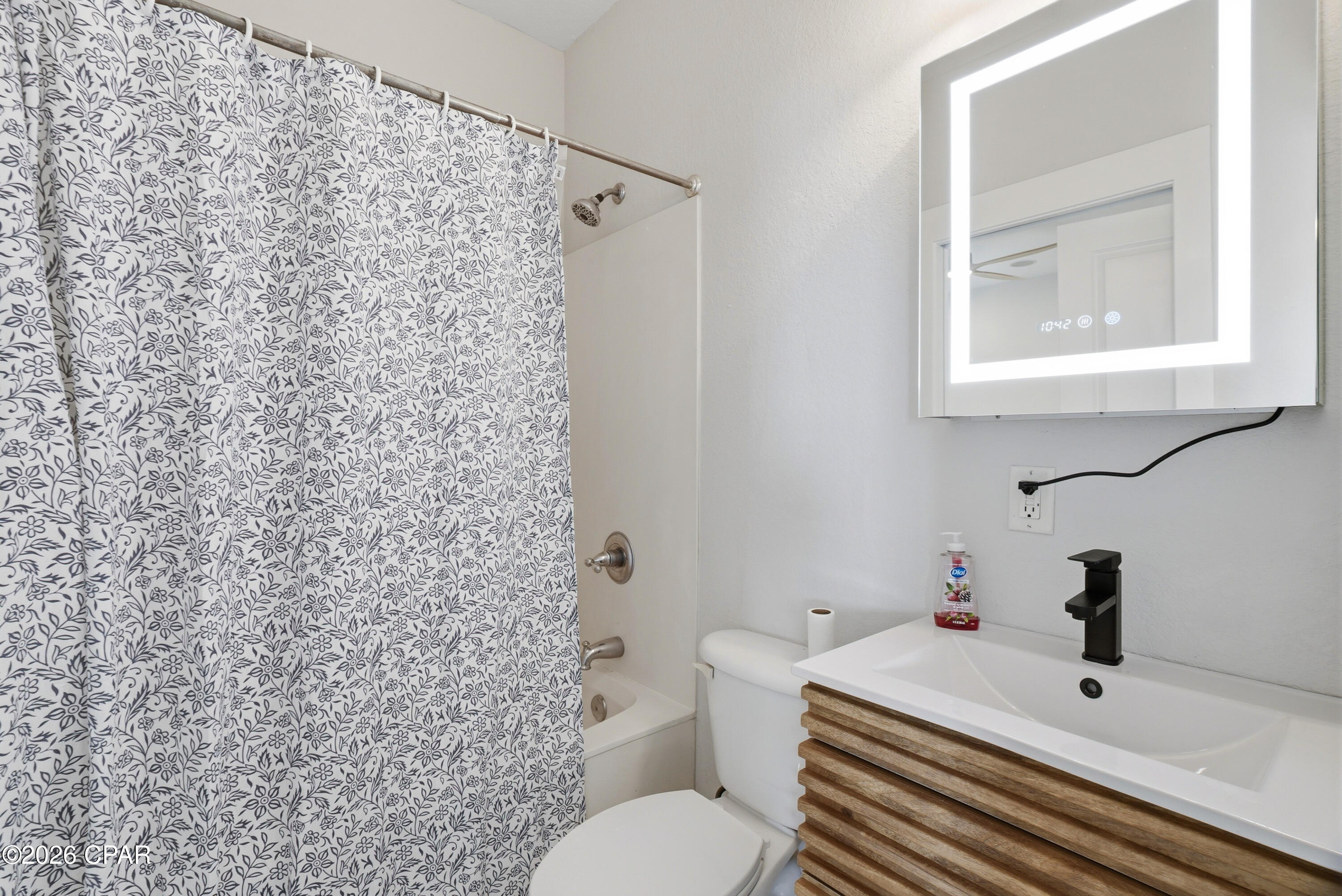 305 Peachtree Circle