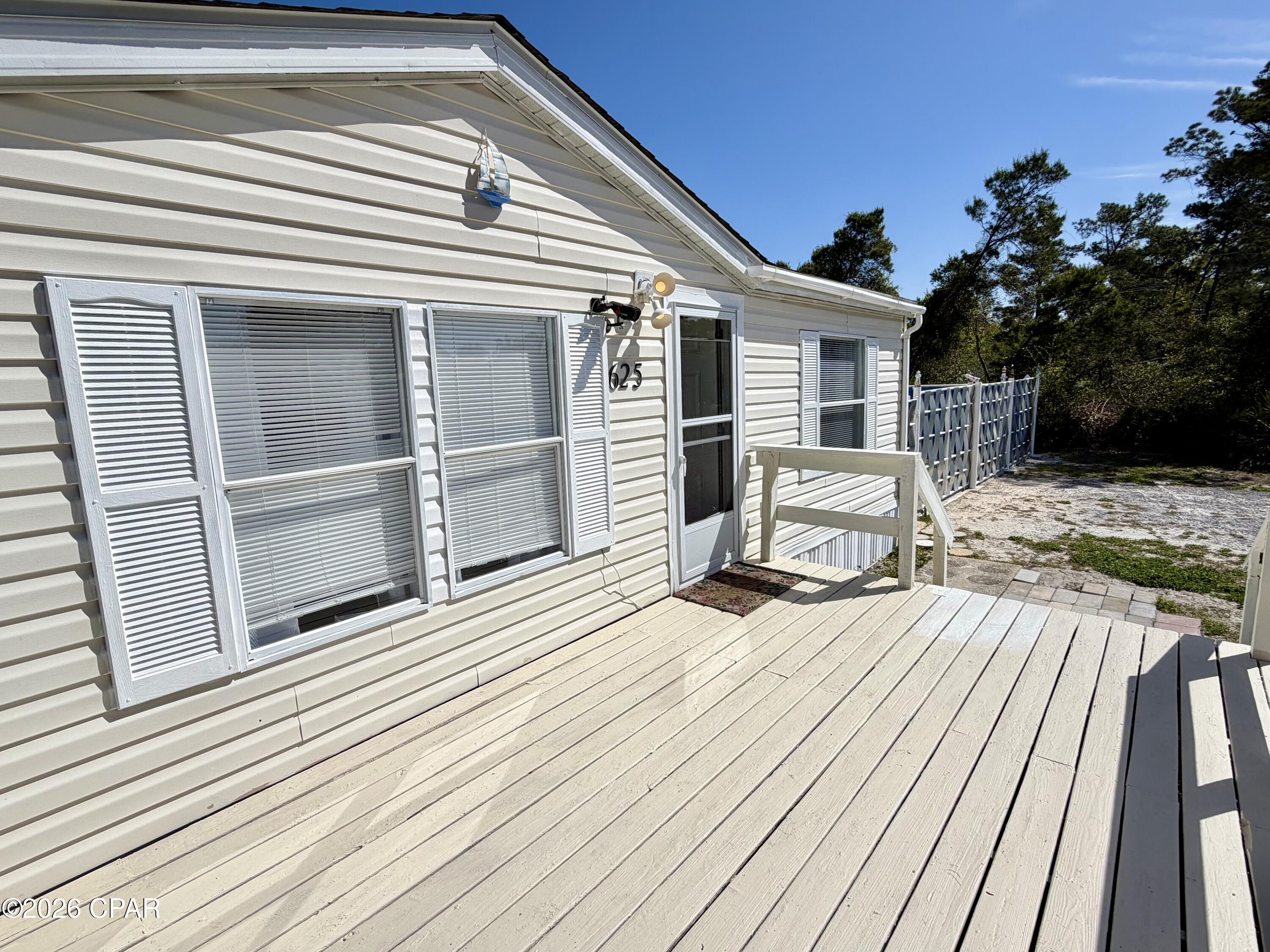 625 Live Oak Lane