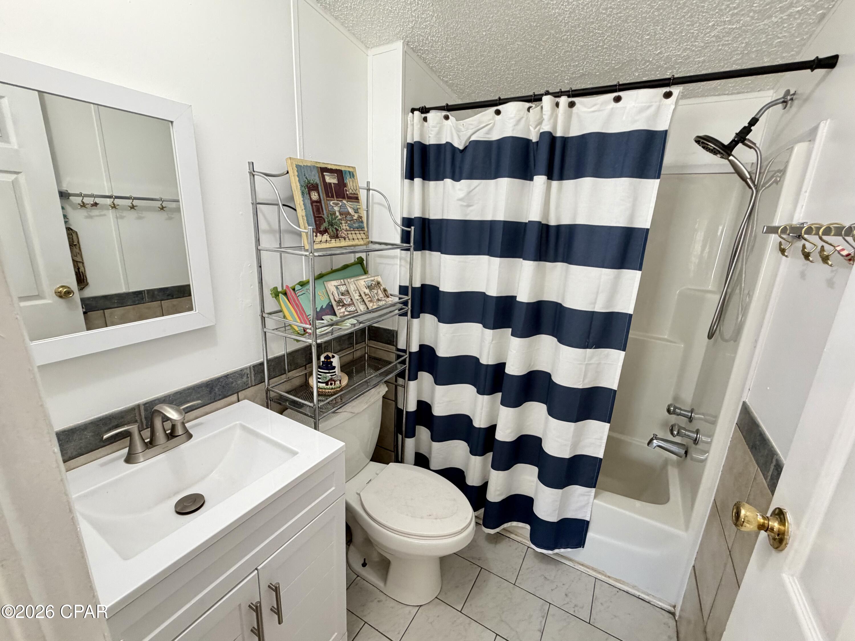 625 Live Oak Lane