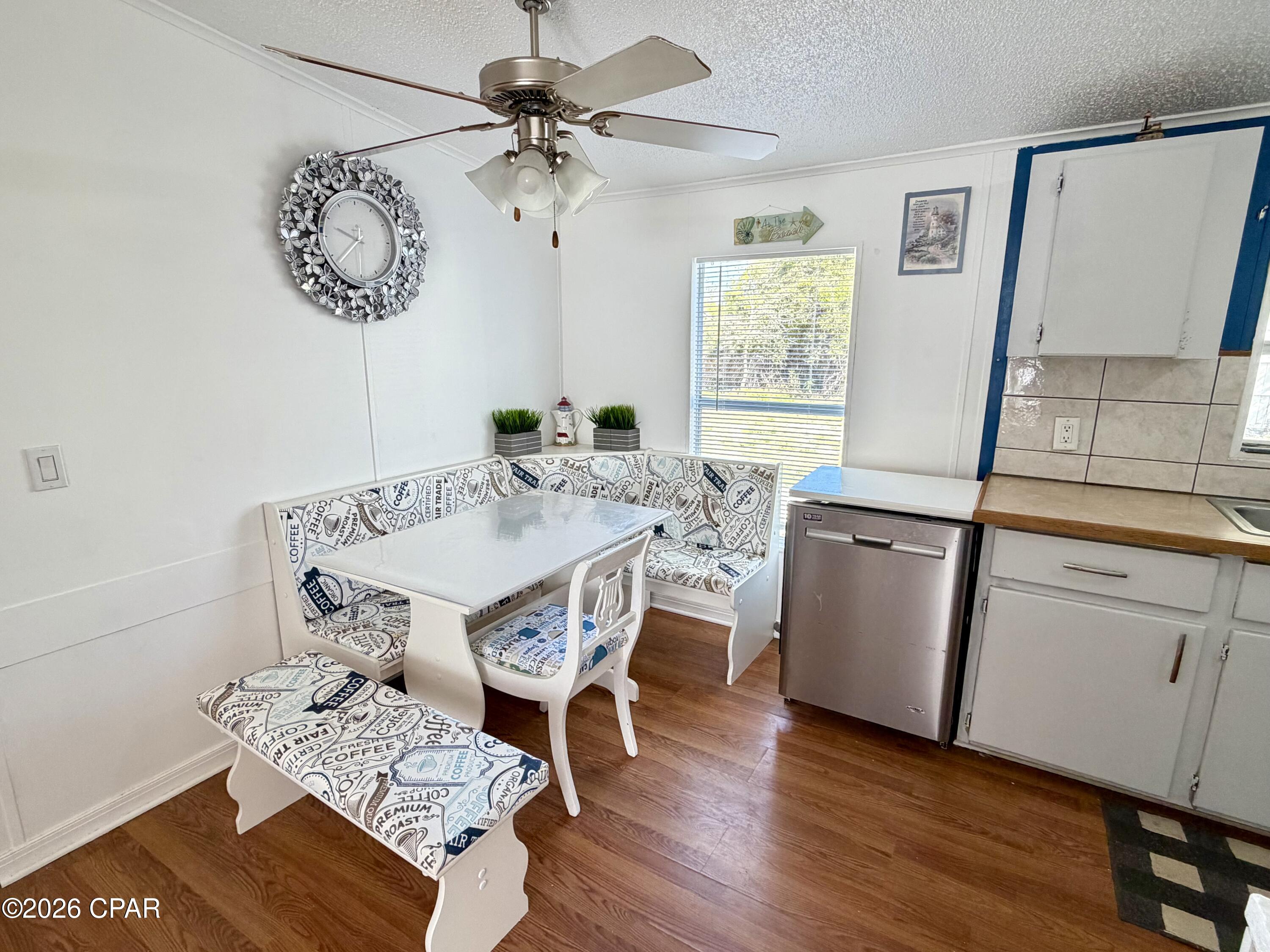 625 Live Oak Lane