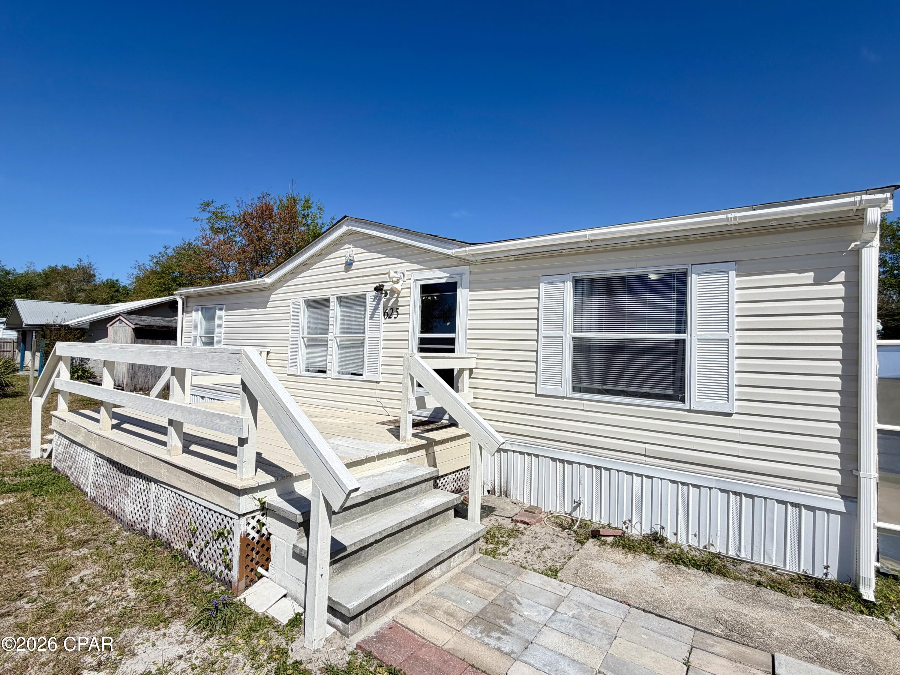 625 Live Oak Lane