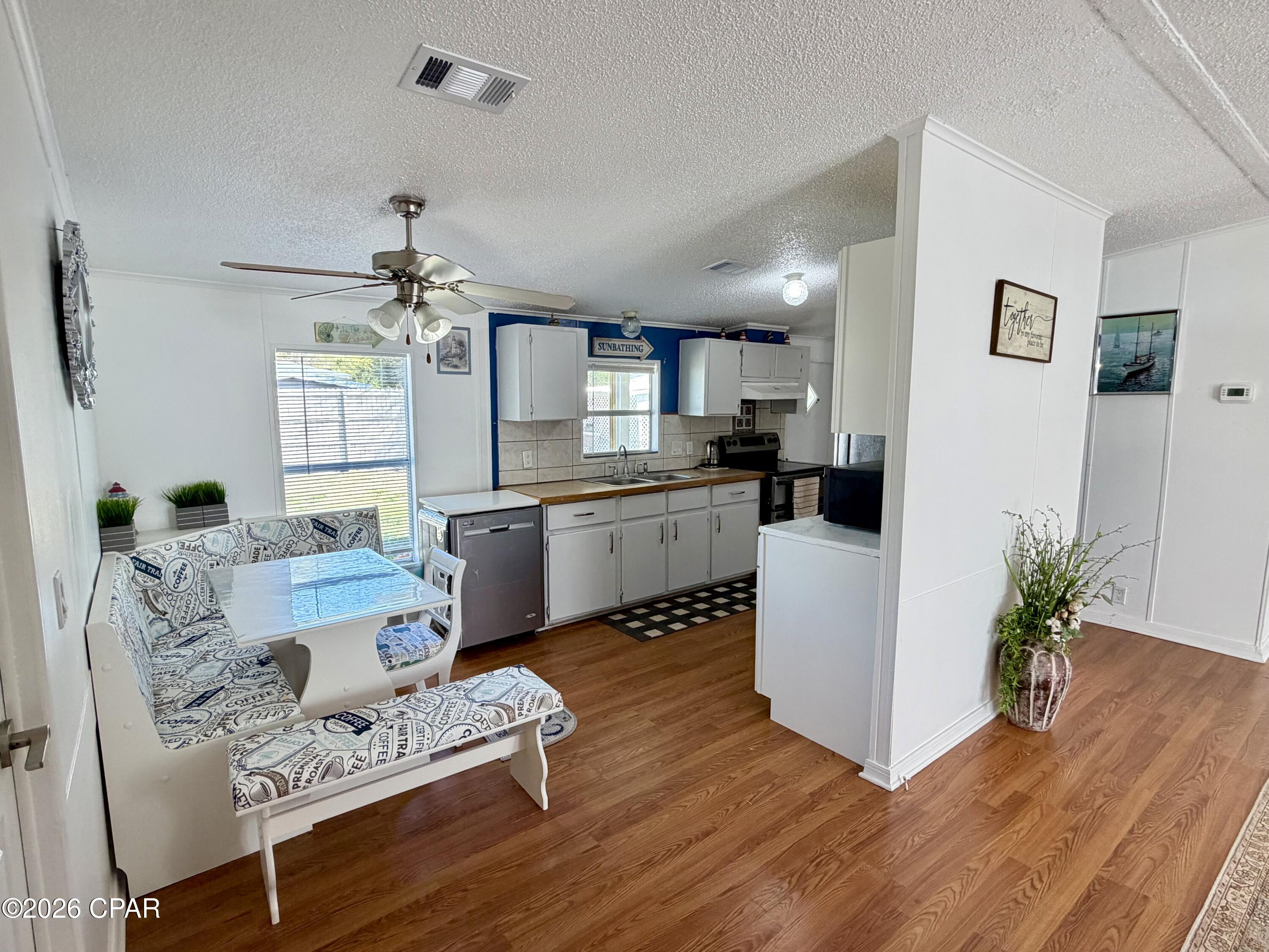 625 Live Oak Lane