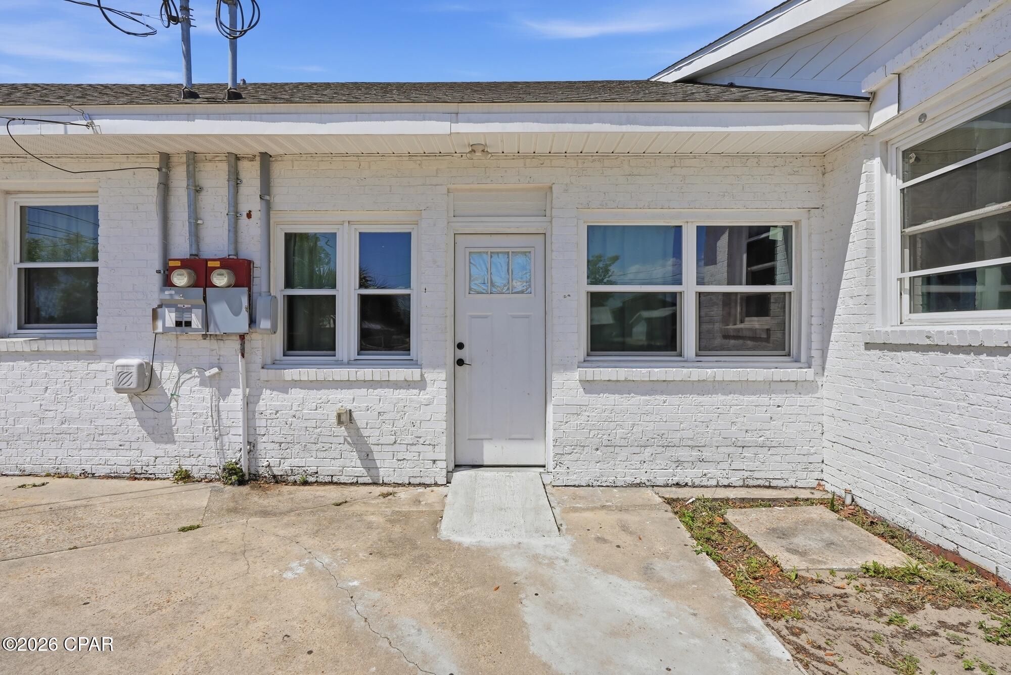 803 Oak Avenue