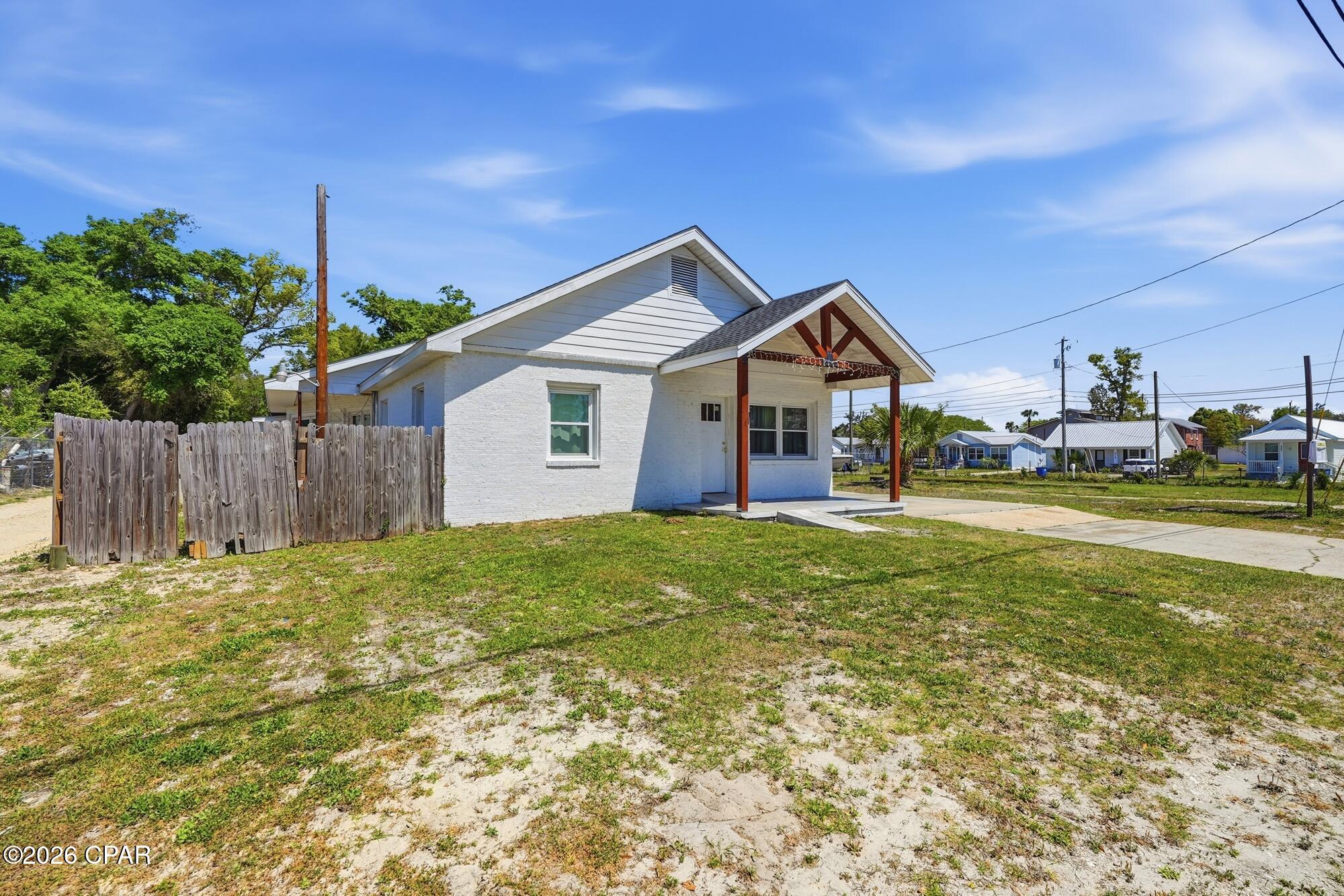 803 Oak Avenue