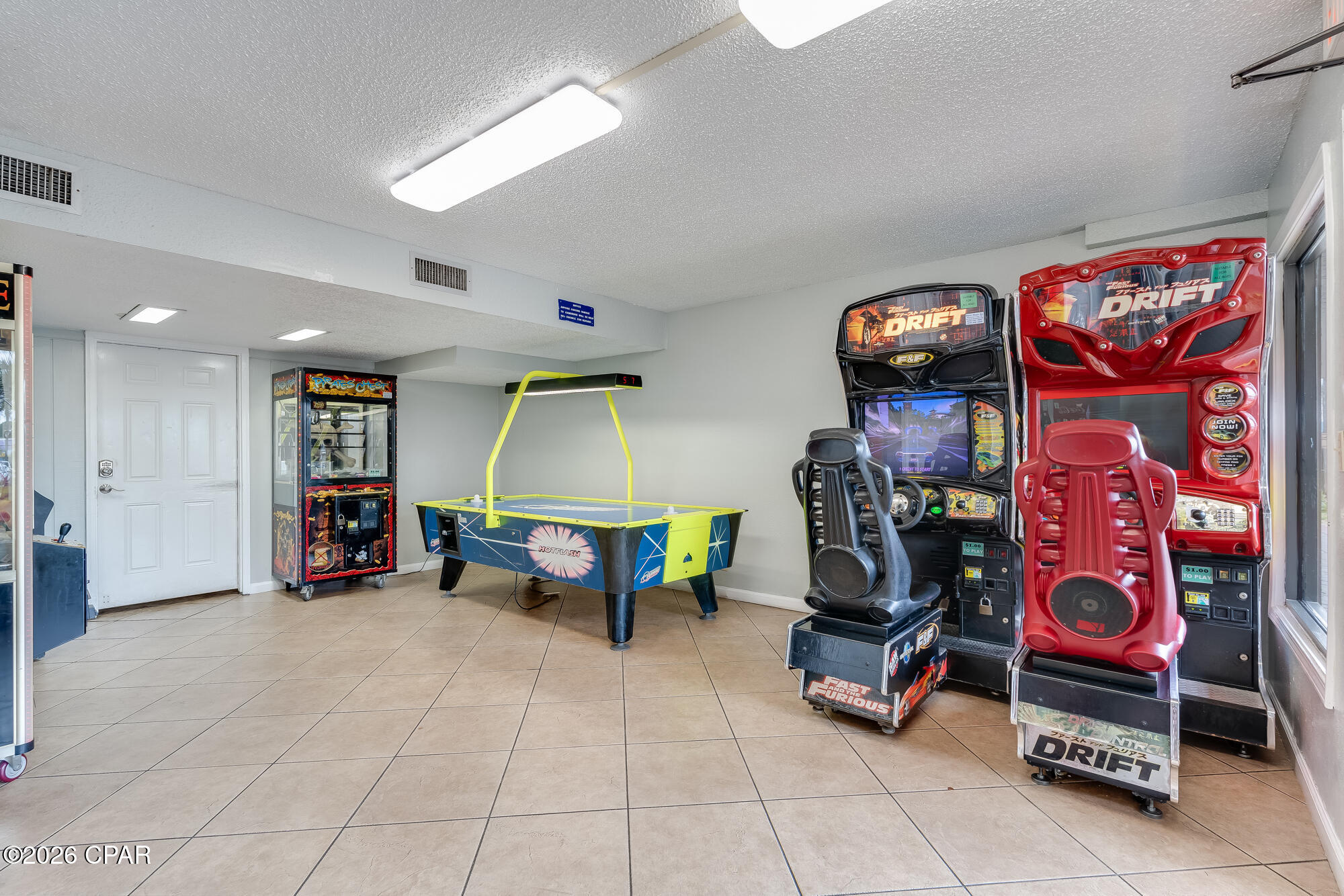 8743 Thomas Drive 931