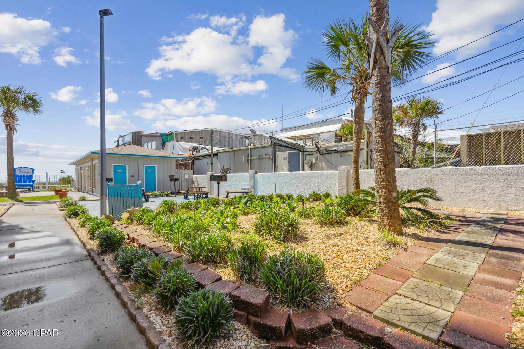 8743 Thomas Drive 931
