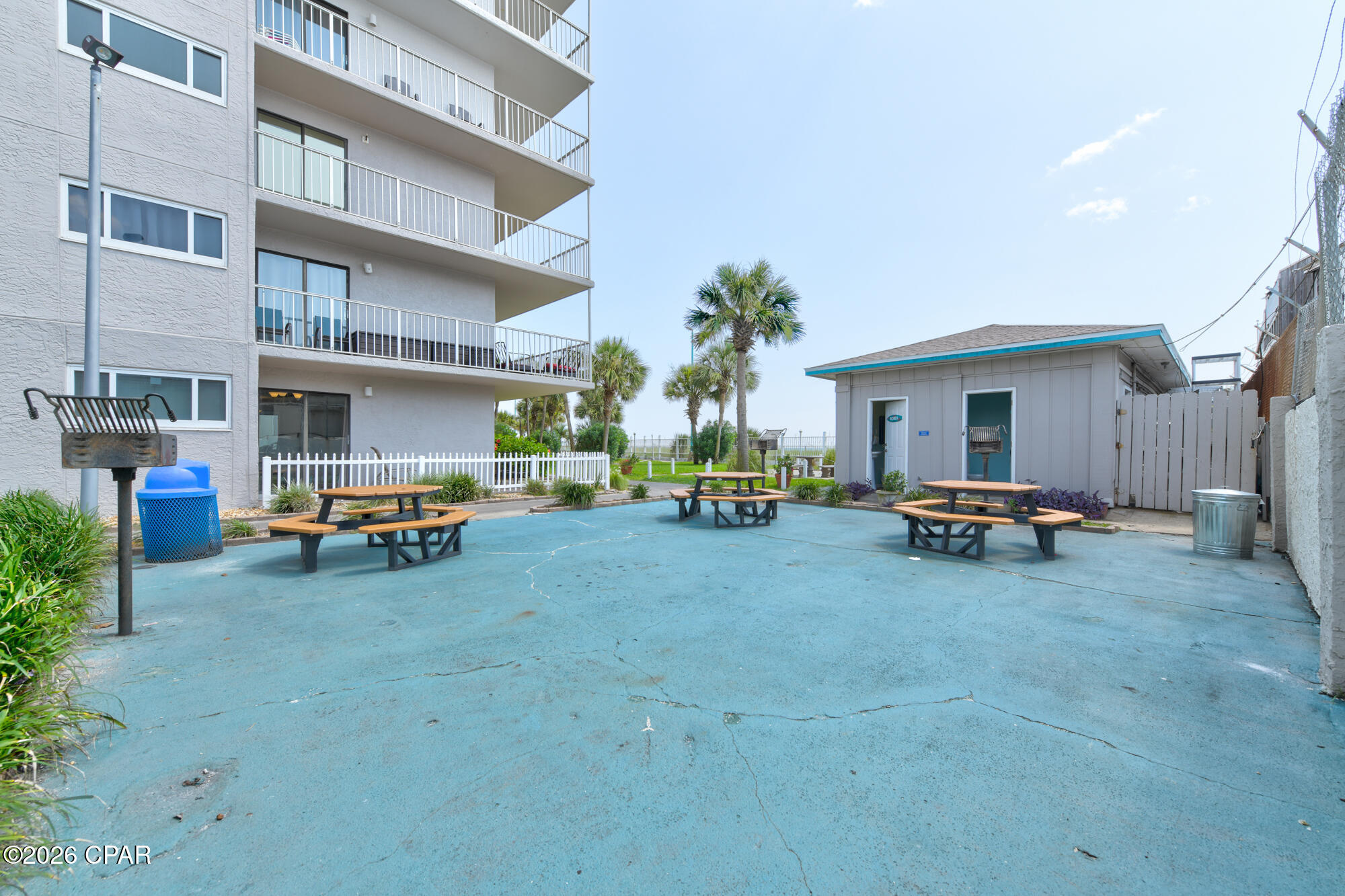 8743 Thomas Drive 931