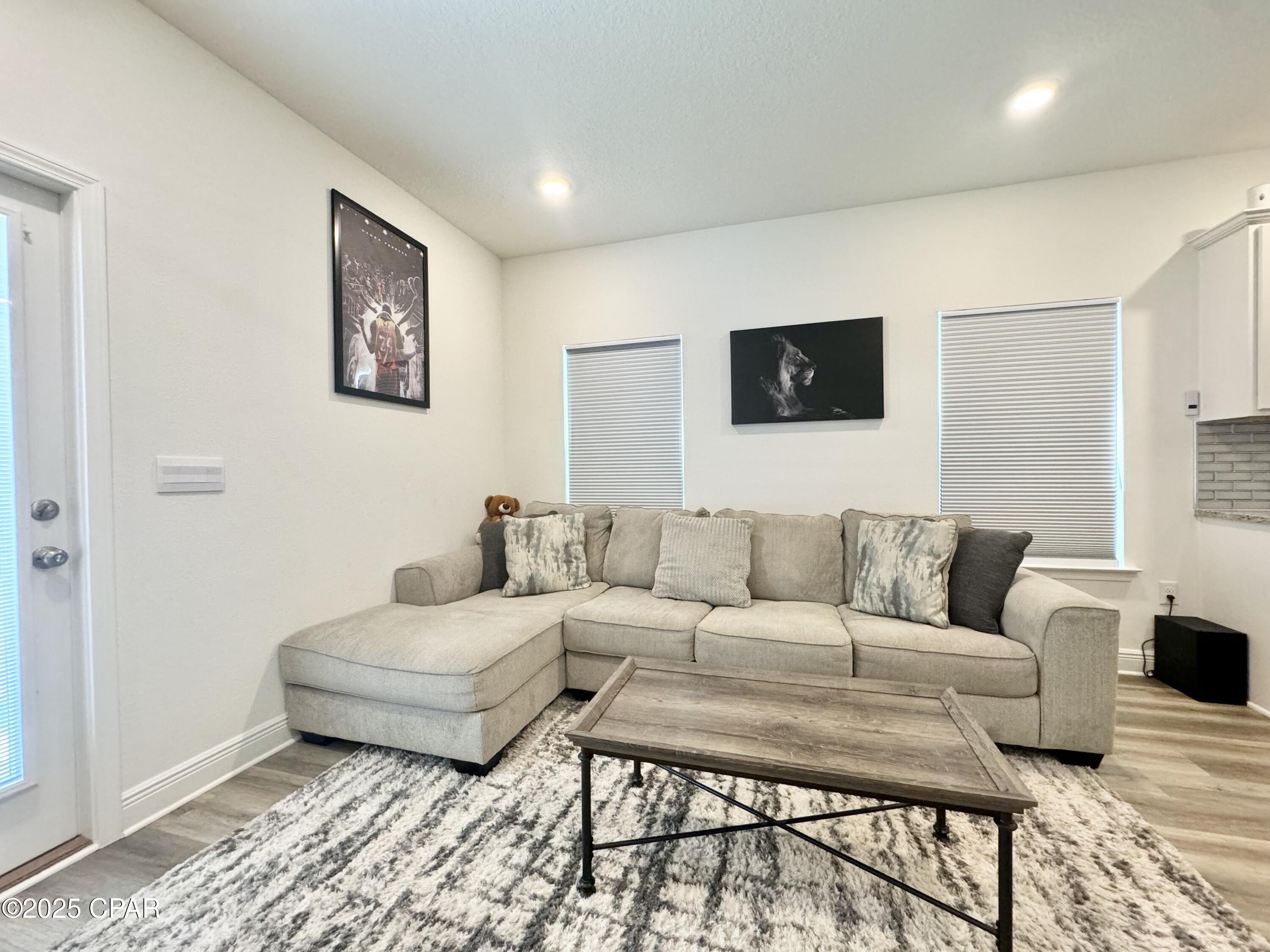 560 Melrose Way