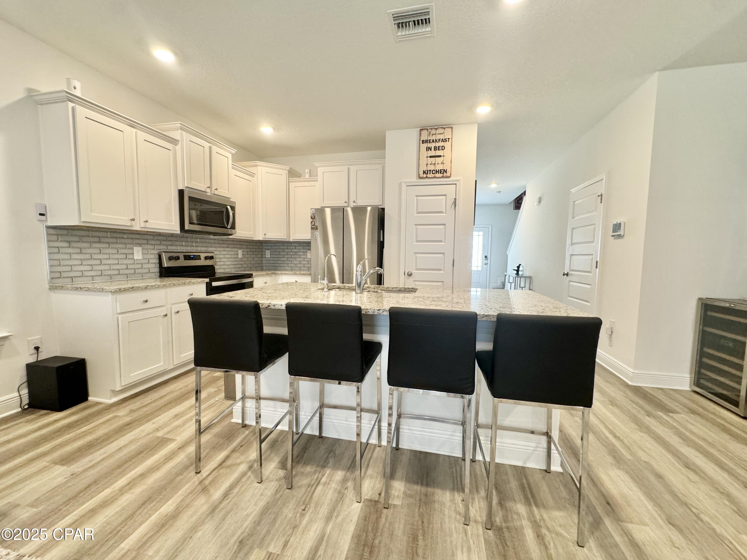 560 Melrose Way
