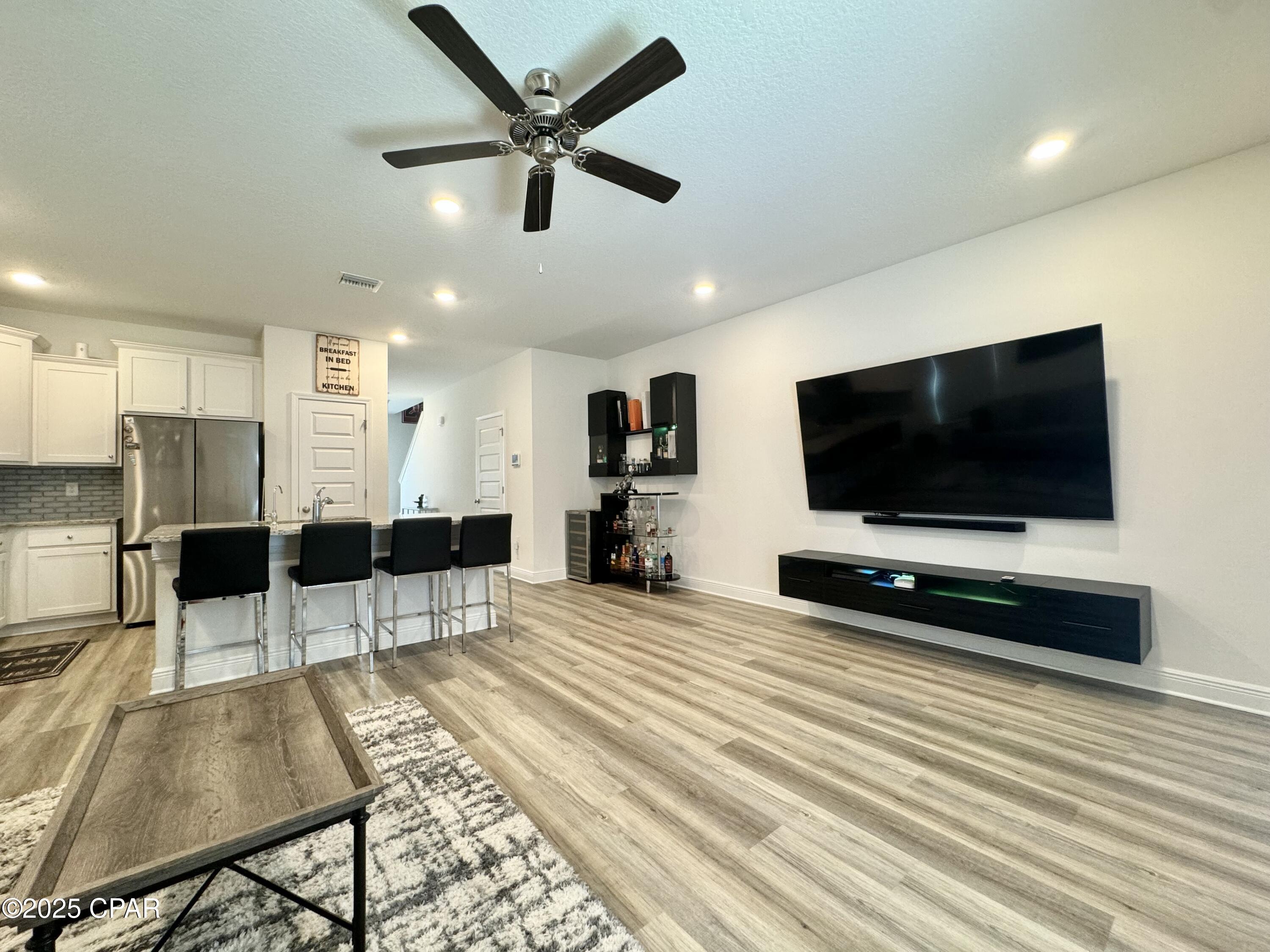560 Melrose Way