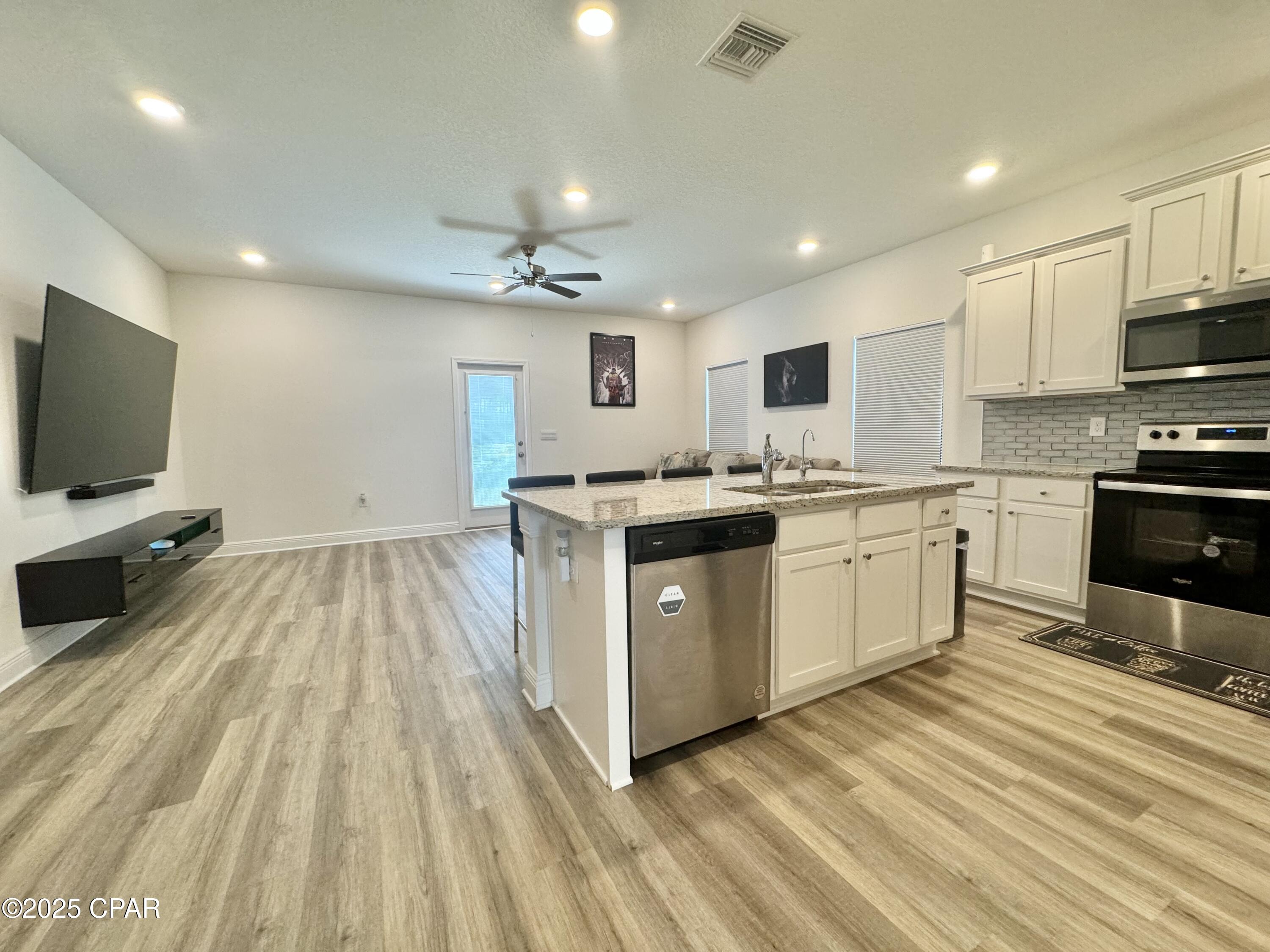 560 Melrose Way