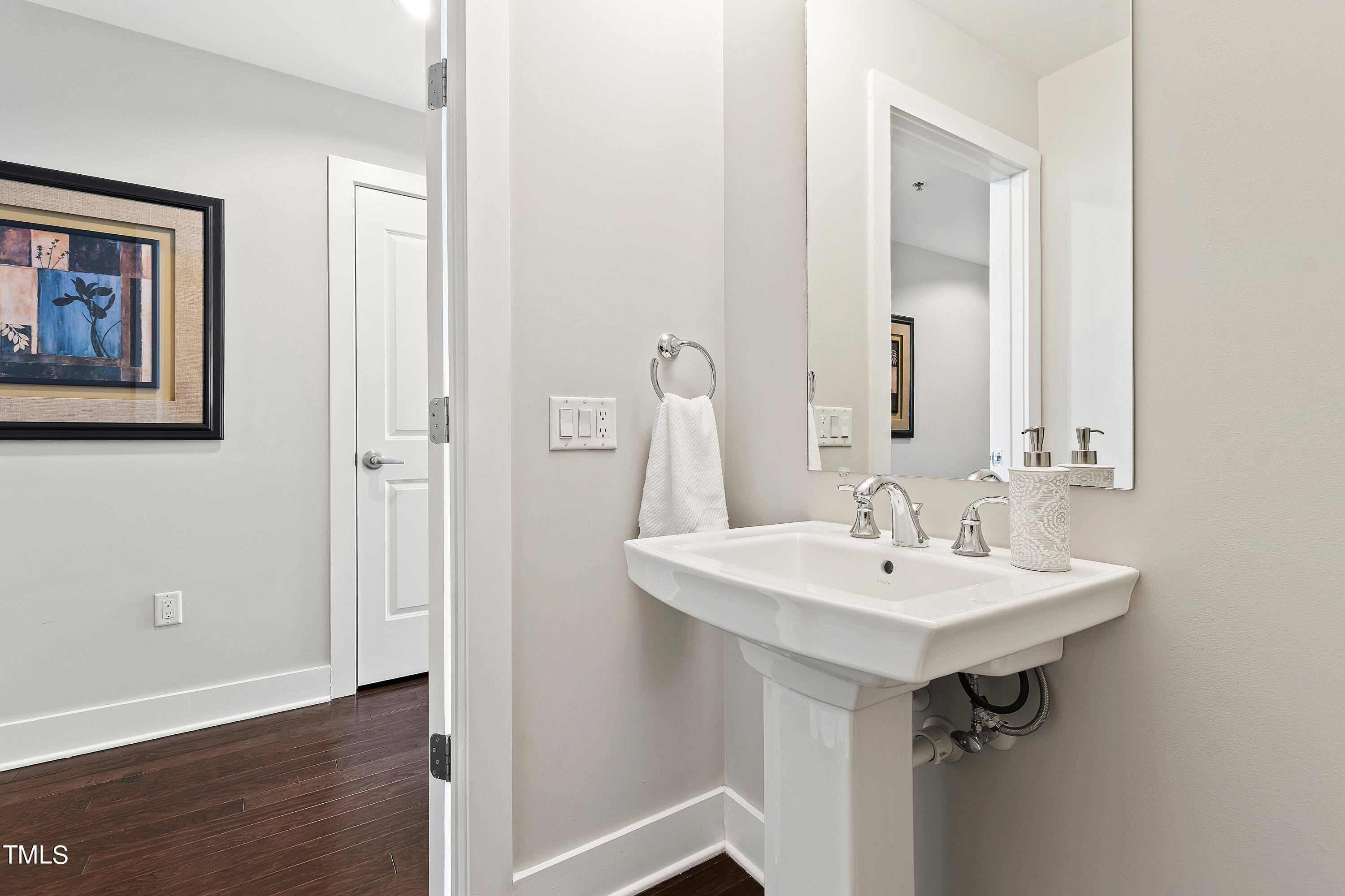 140 W Franklin Street # 613