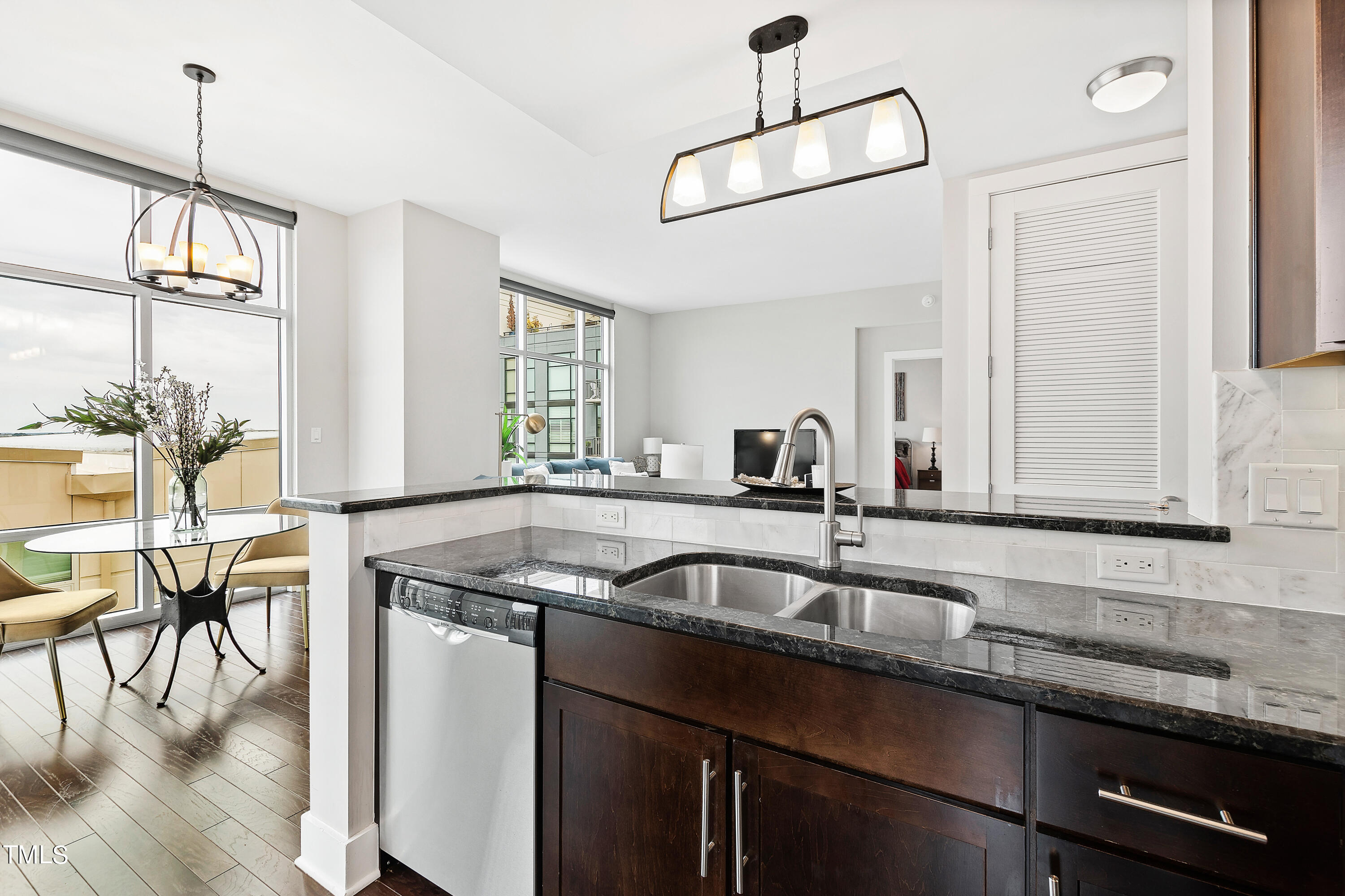 140 W Franklin Street # 613