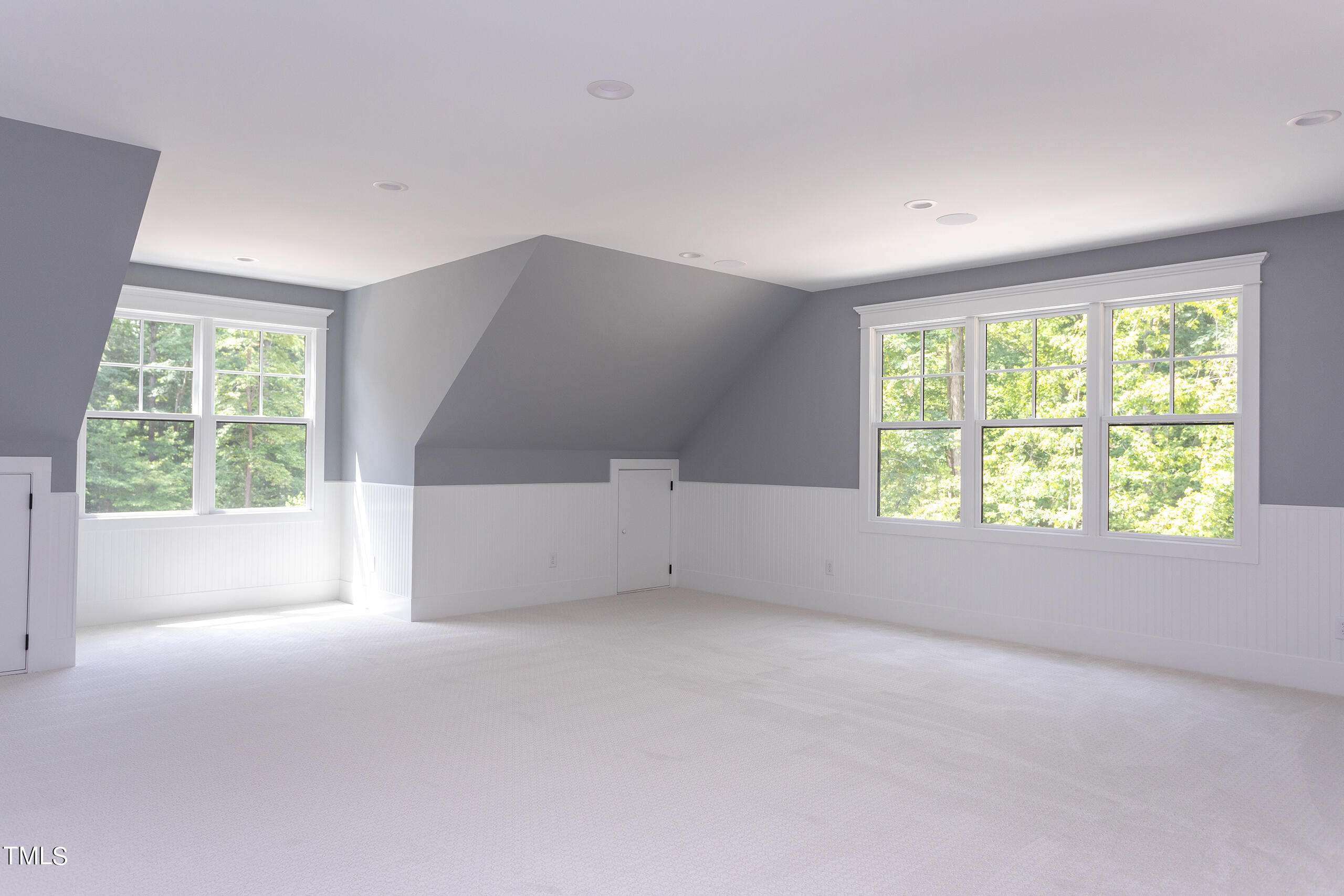1098 Millbrook Circle