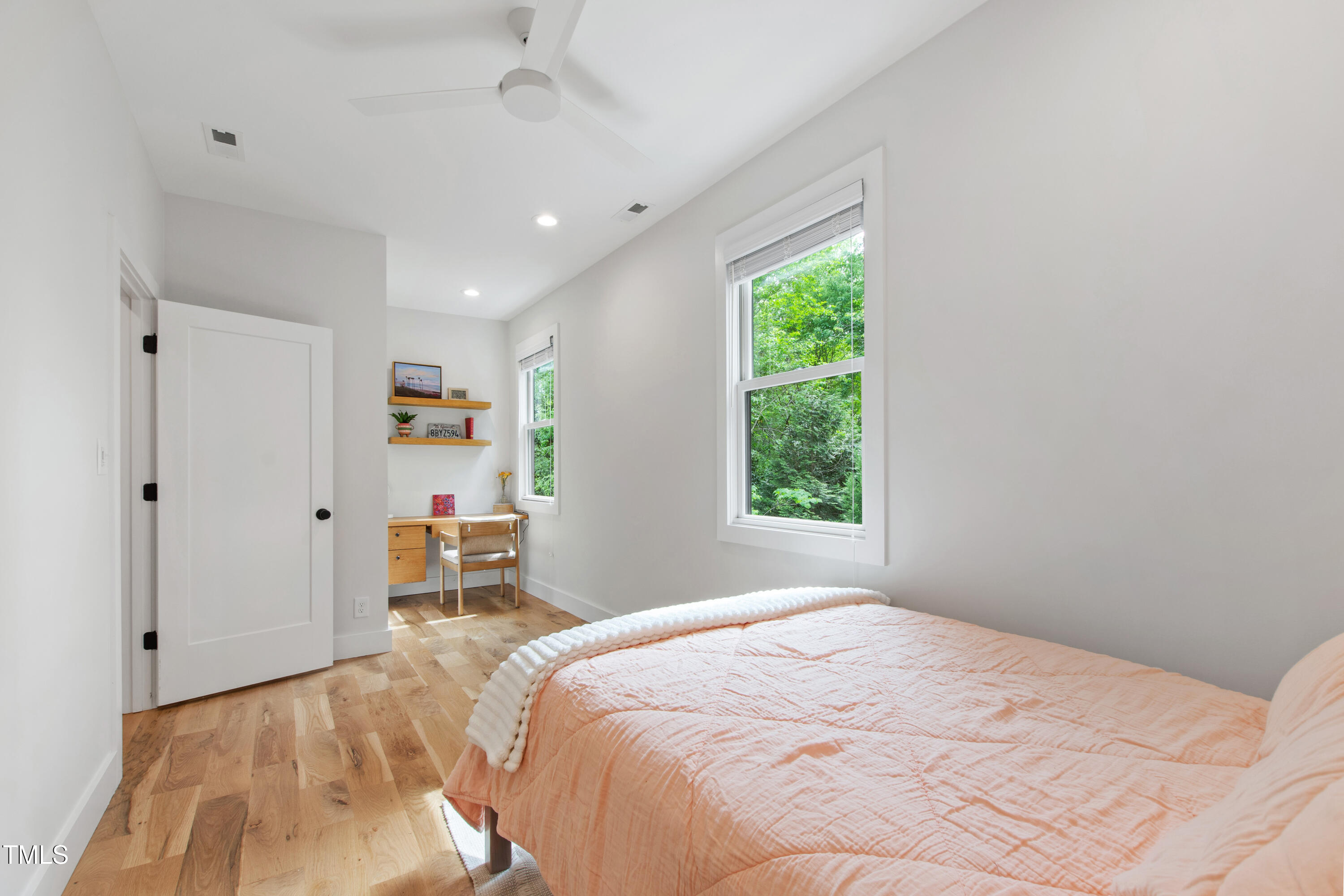 112 Meadowbrook Drive