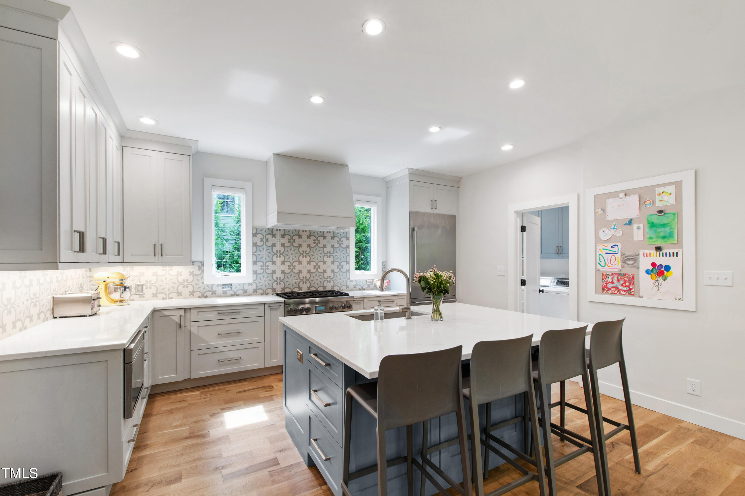 112 Meadowbrook Drive