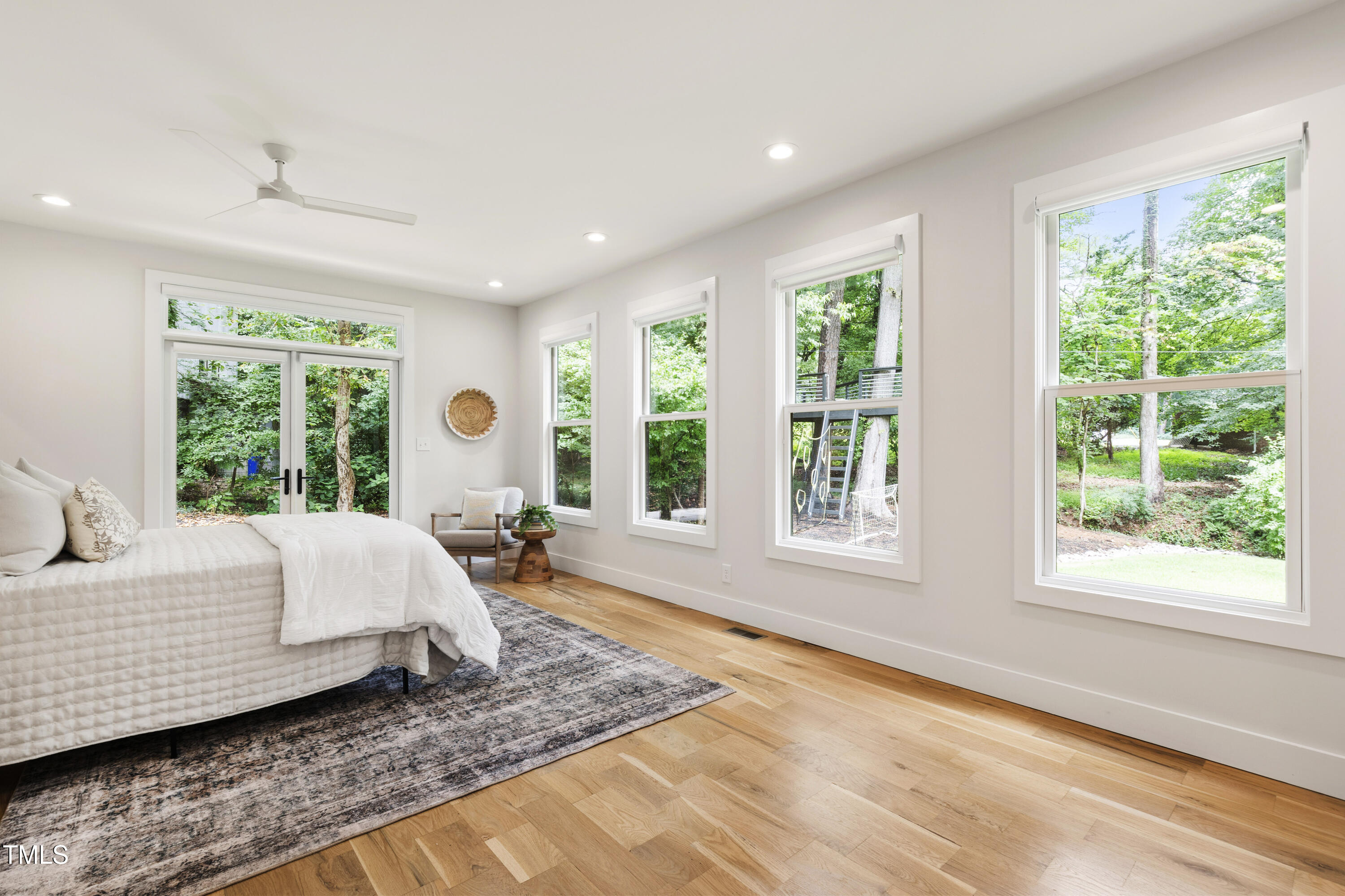 112 Meadowbrook Drive