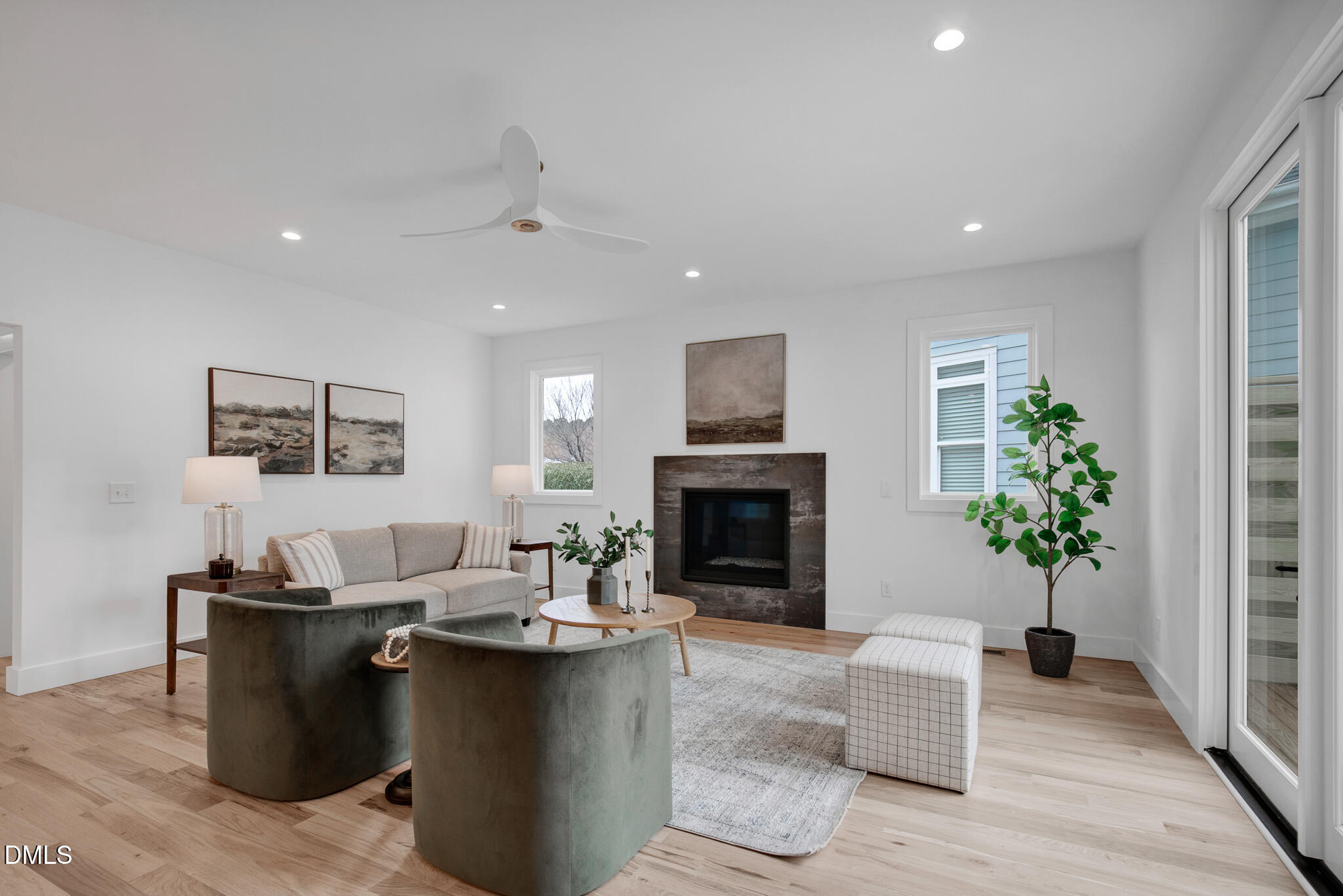 201 E Winmore Avenue