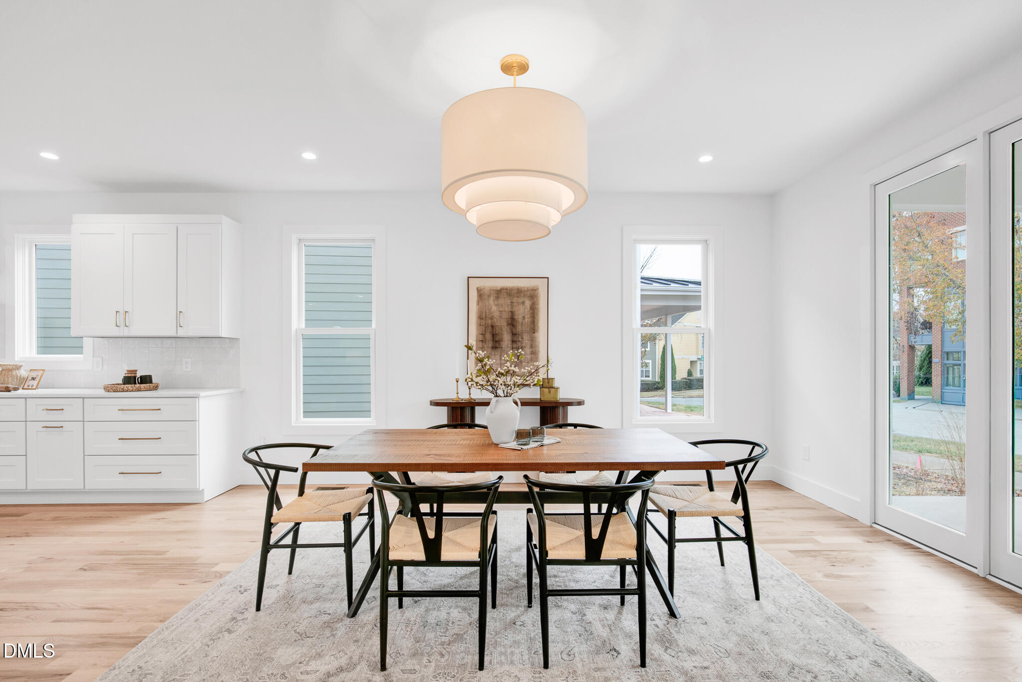 201 E Winmore Avenue