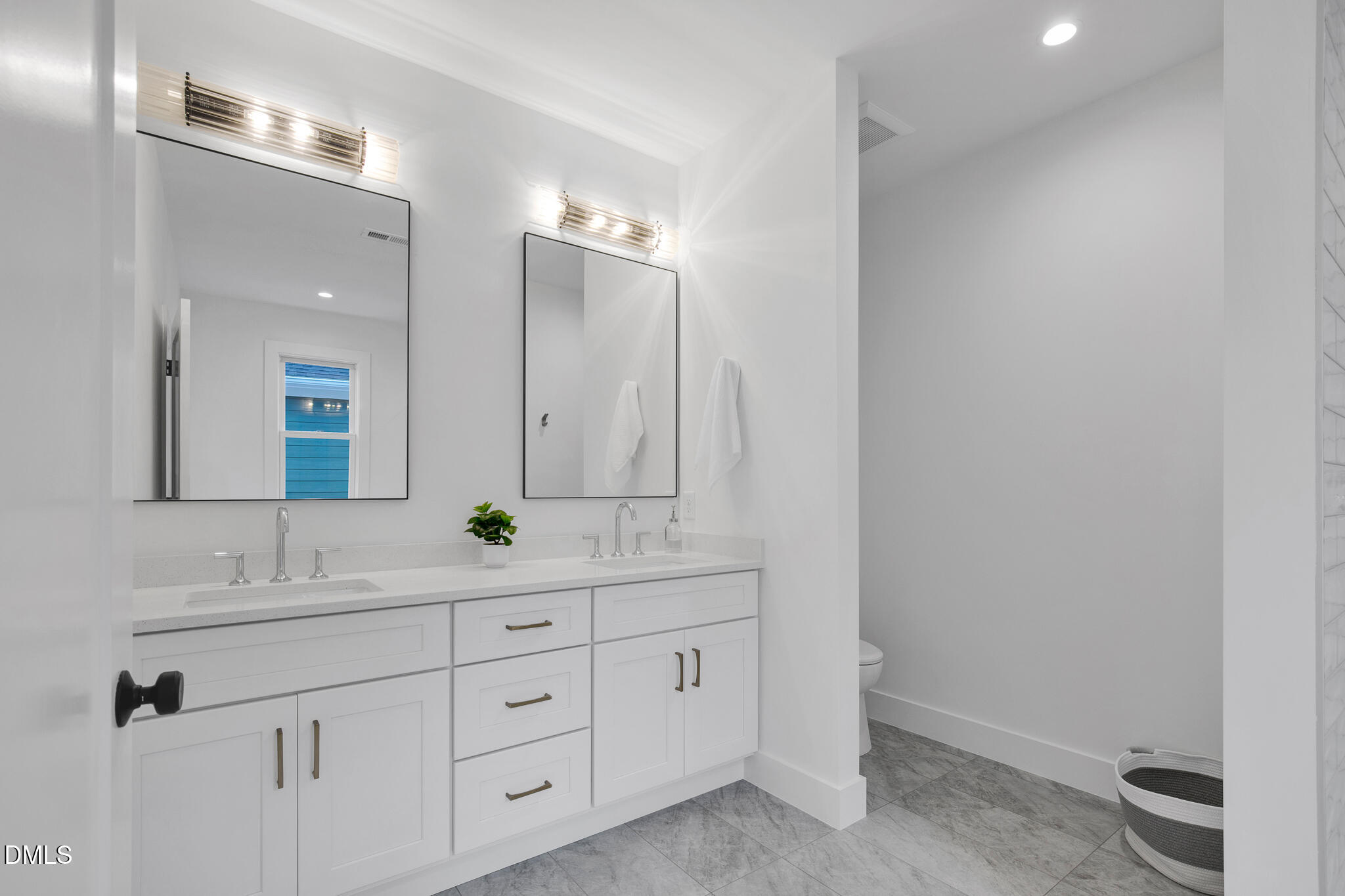 201 E Winmore Avenue