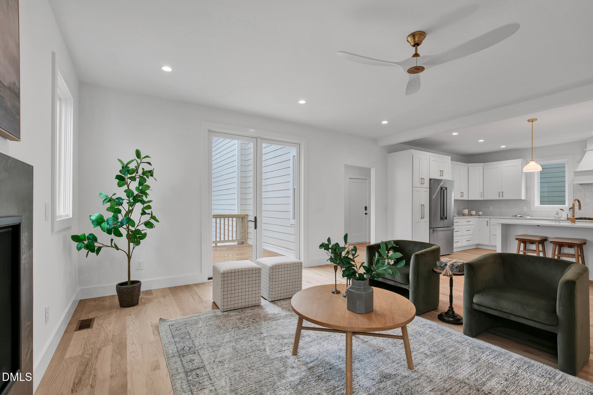 201 E Winmore Avenue